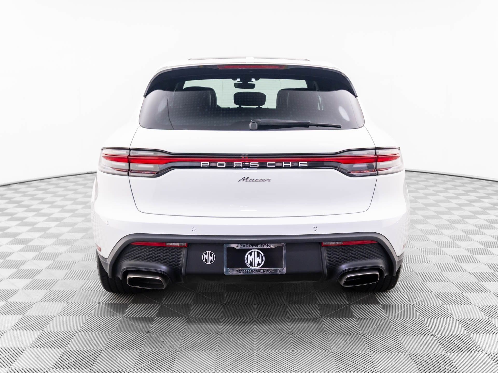 2023 Porsche Macan photo
