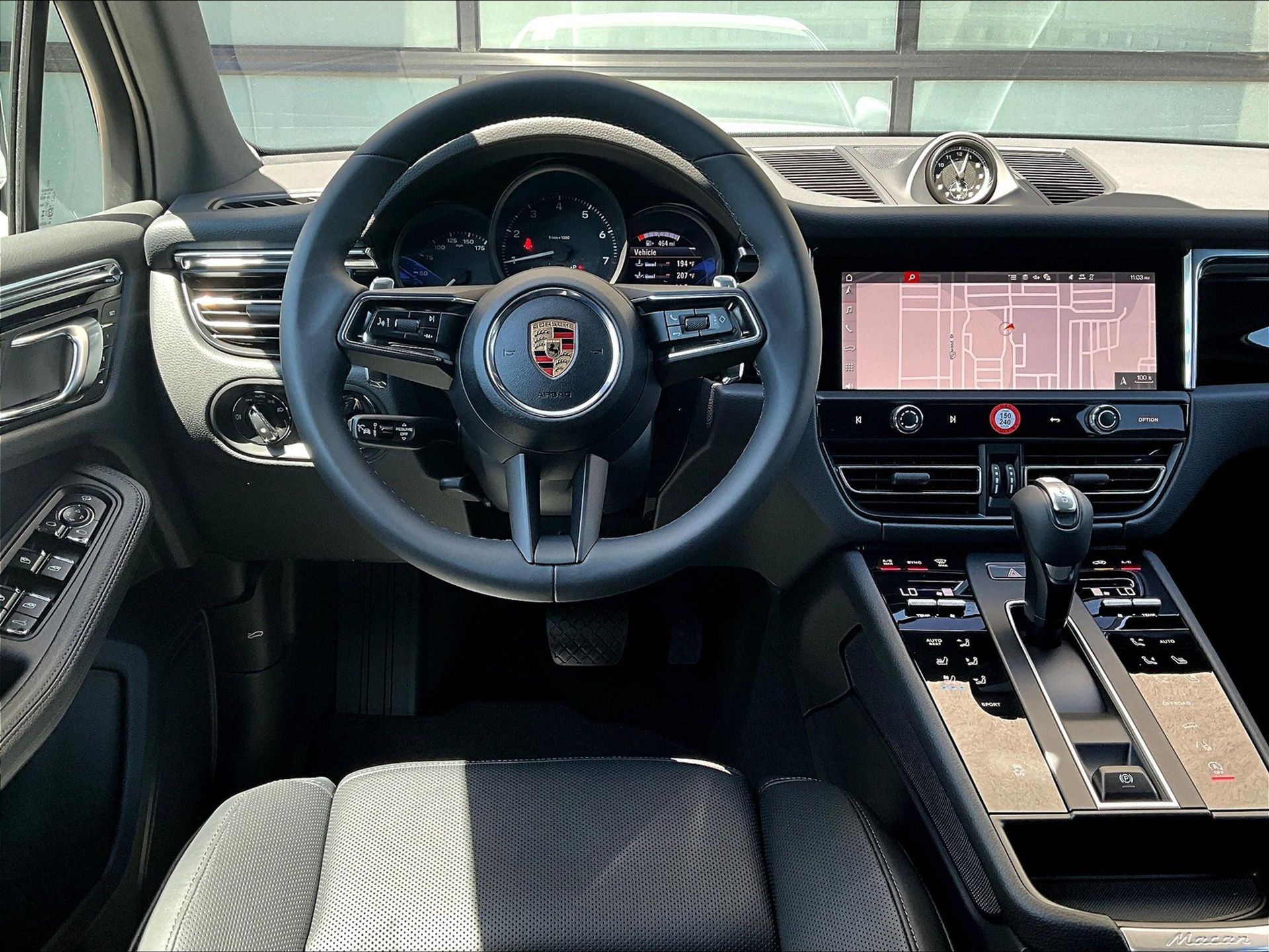2025 Macan picture #14
