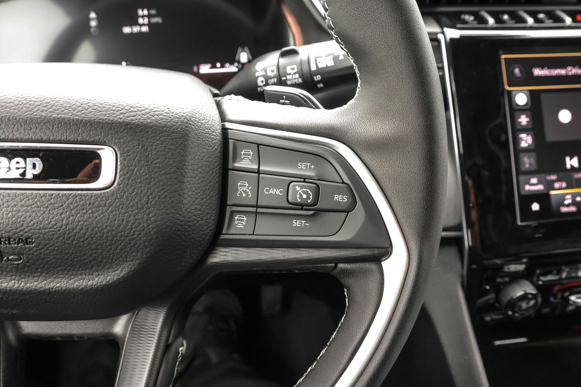 2025 JEEP GRAND CHEROKEE L - Image 27