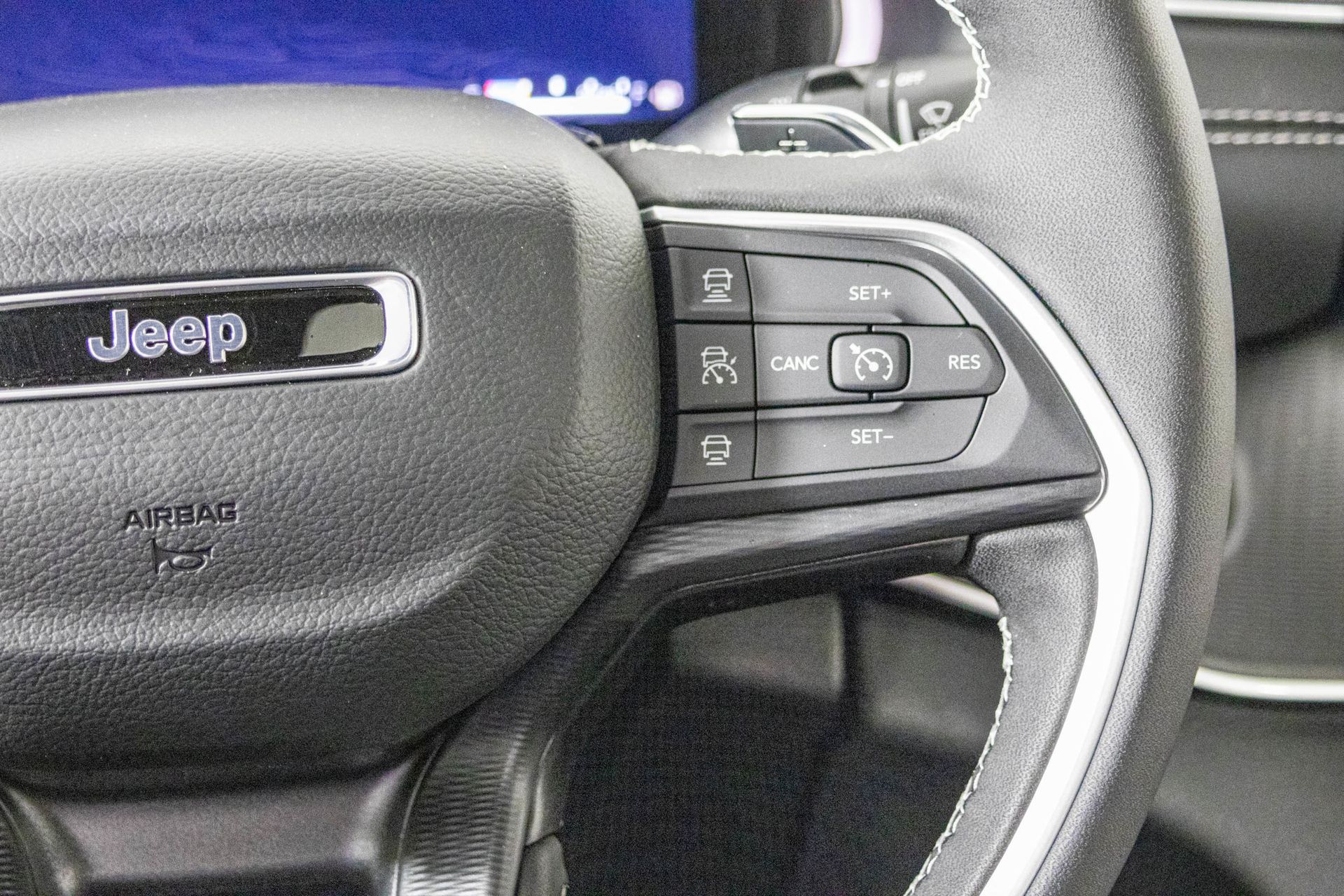 2025 JEEP GRAND CHEROKEE L - Image 34