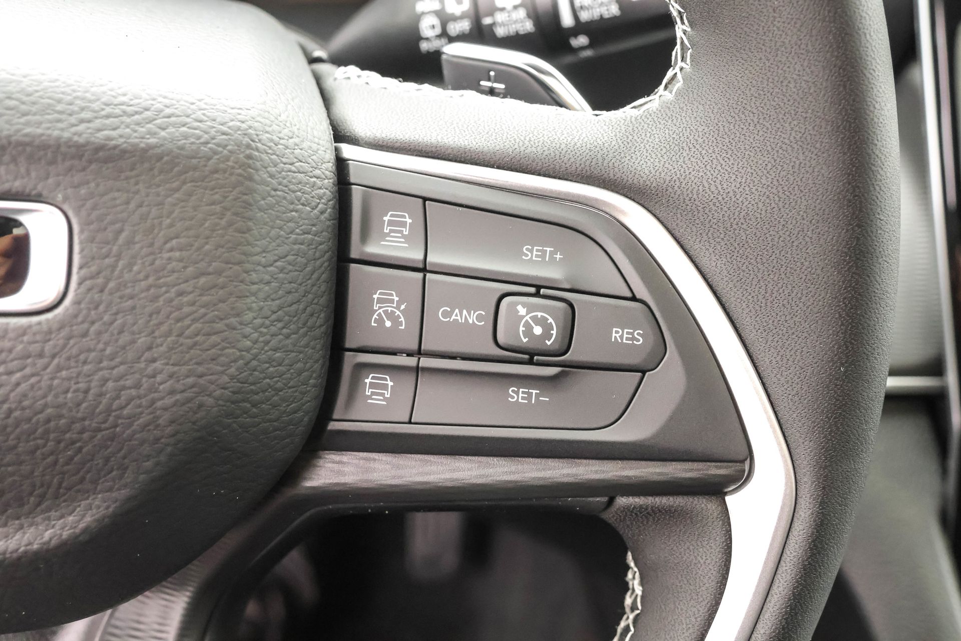 2025 JEEP GRAND CHEROKEE - Image 27