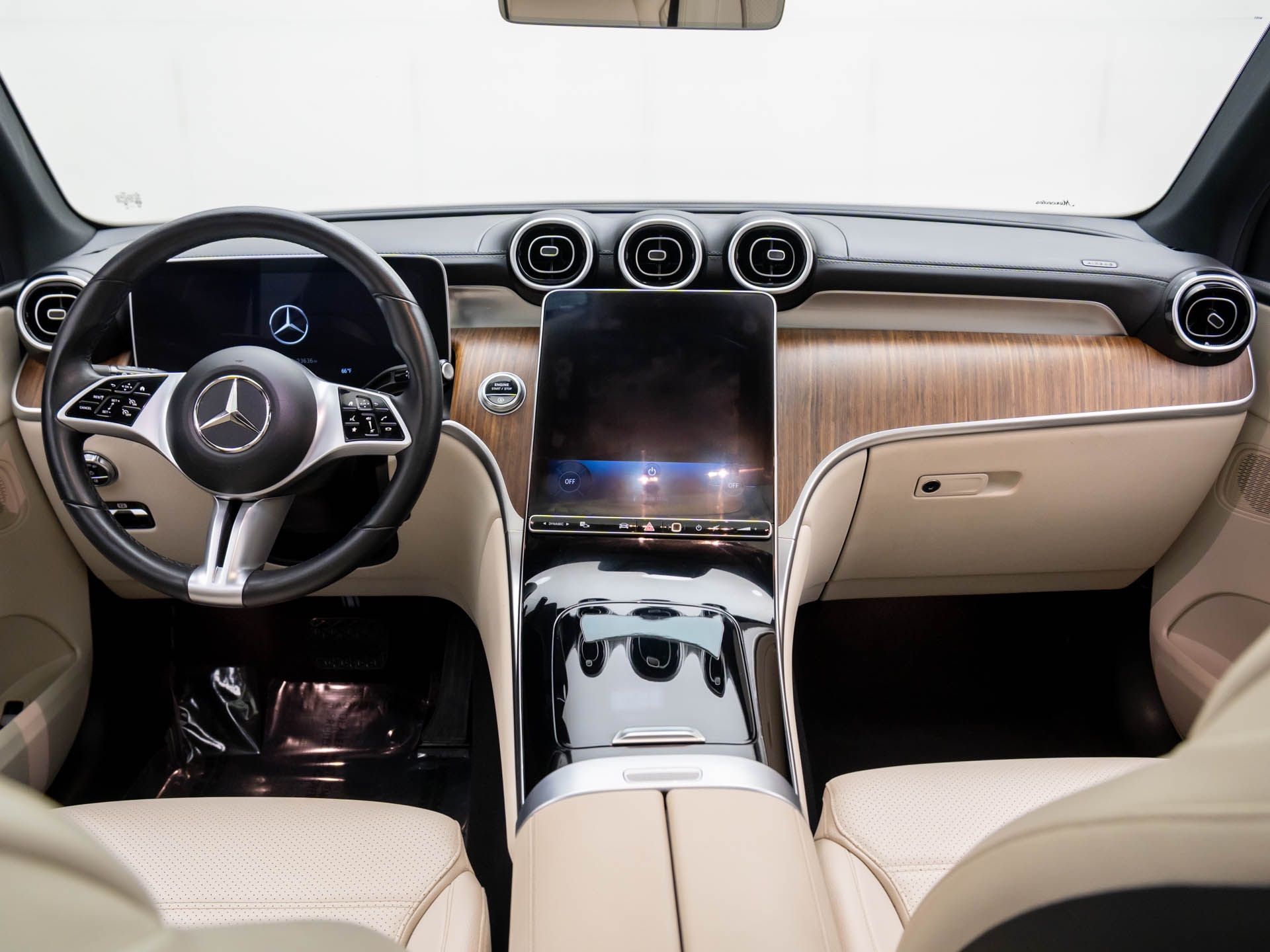 2023 Mercedes-Benz GLC GLC 300 photo