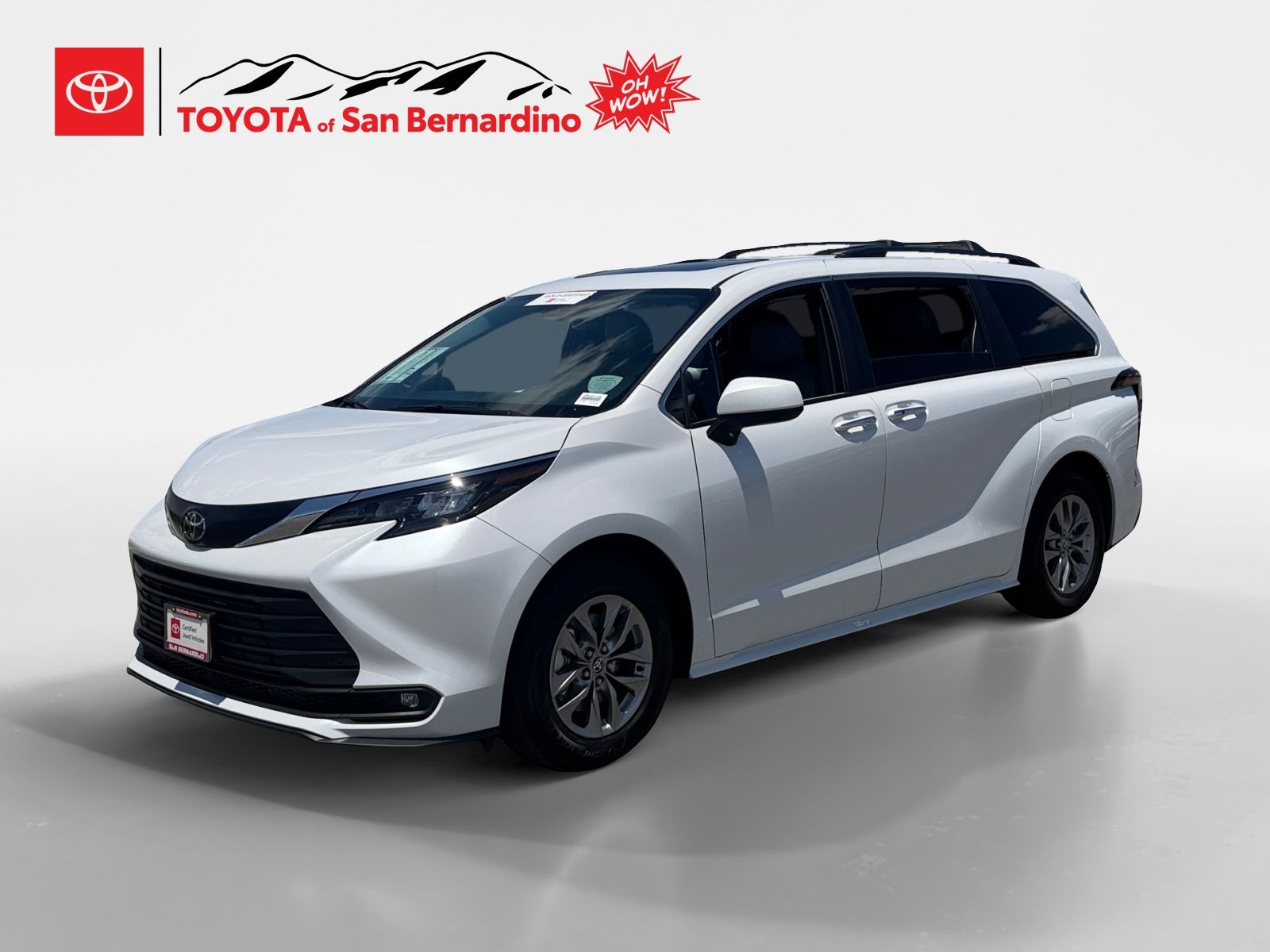 2026 Toyota Sienna XLE 8-Passenger Hybrid FWD's photo