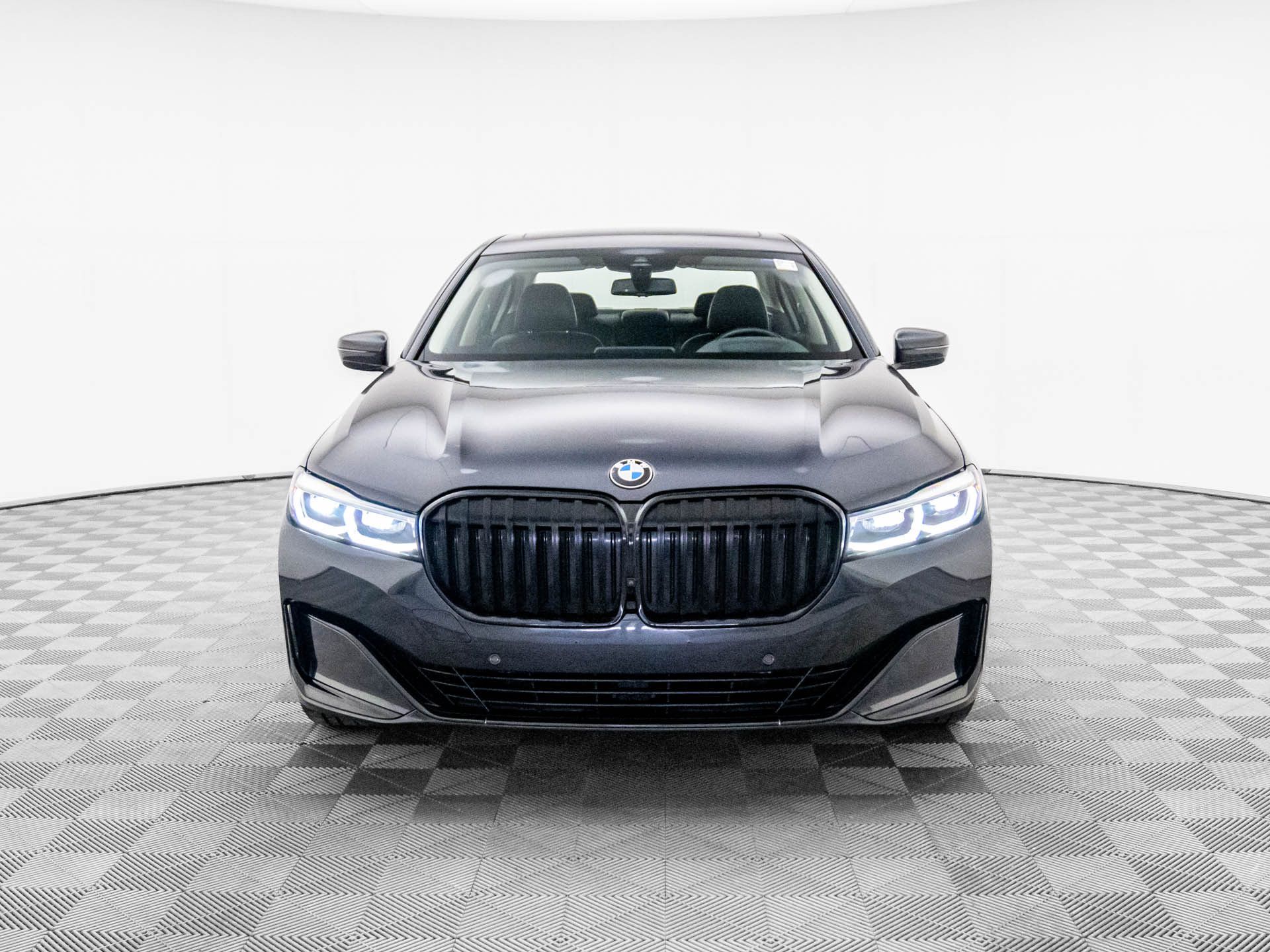 2022 BMW 7-Series 740i xDrive photo