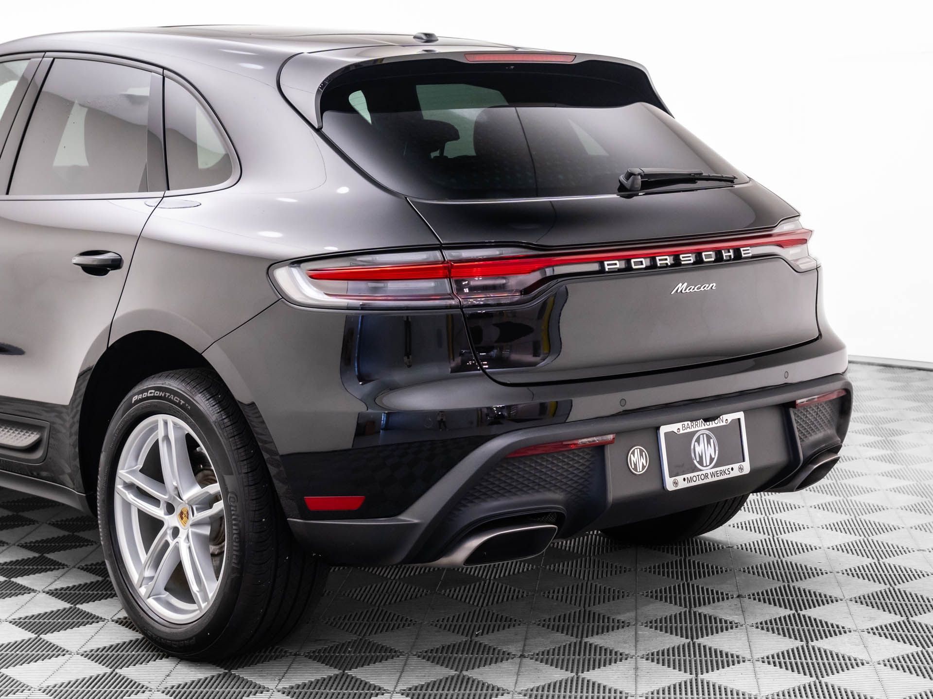 2024 Porsche Macan  photo
