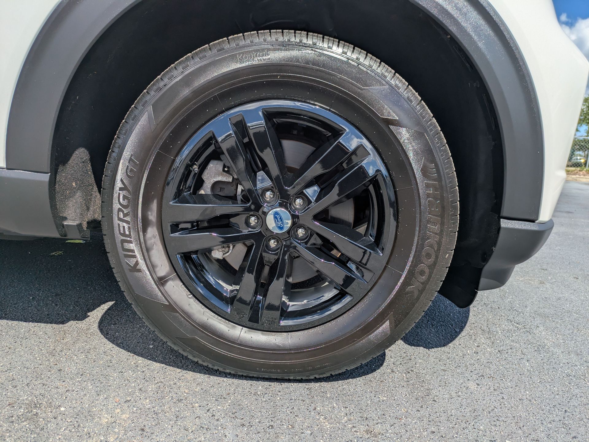 2023 Ford Explorer XLT White at Jones Ford