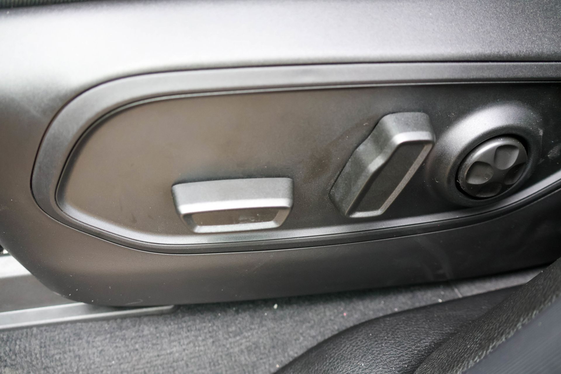 2026 JEEP GRAND CHEROKEE L - Image 6