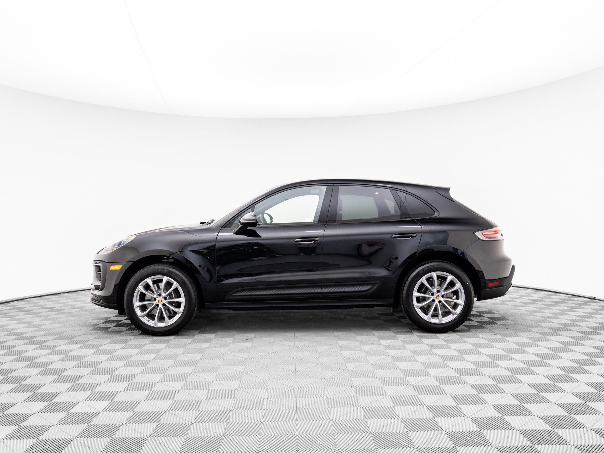 2024 Porsche Macan  photo