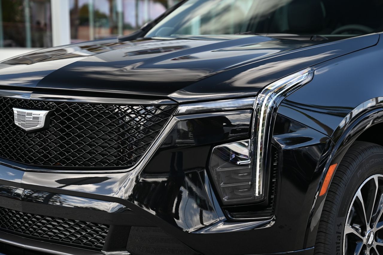 2024 Cadillac XT4 Sport 10