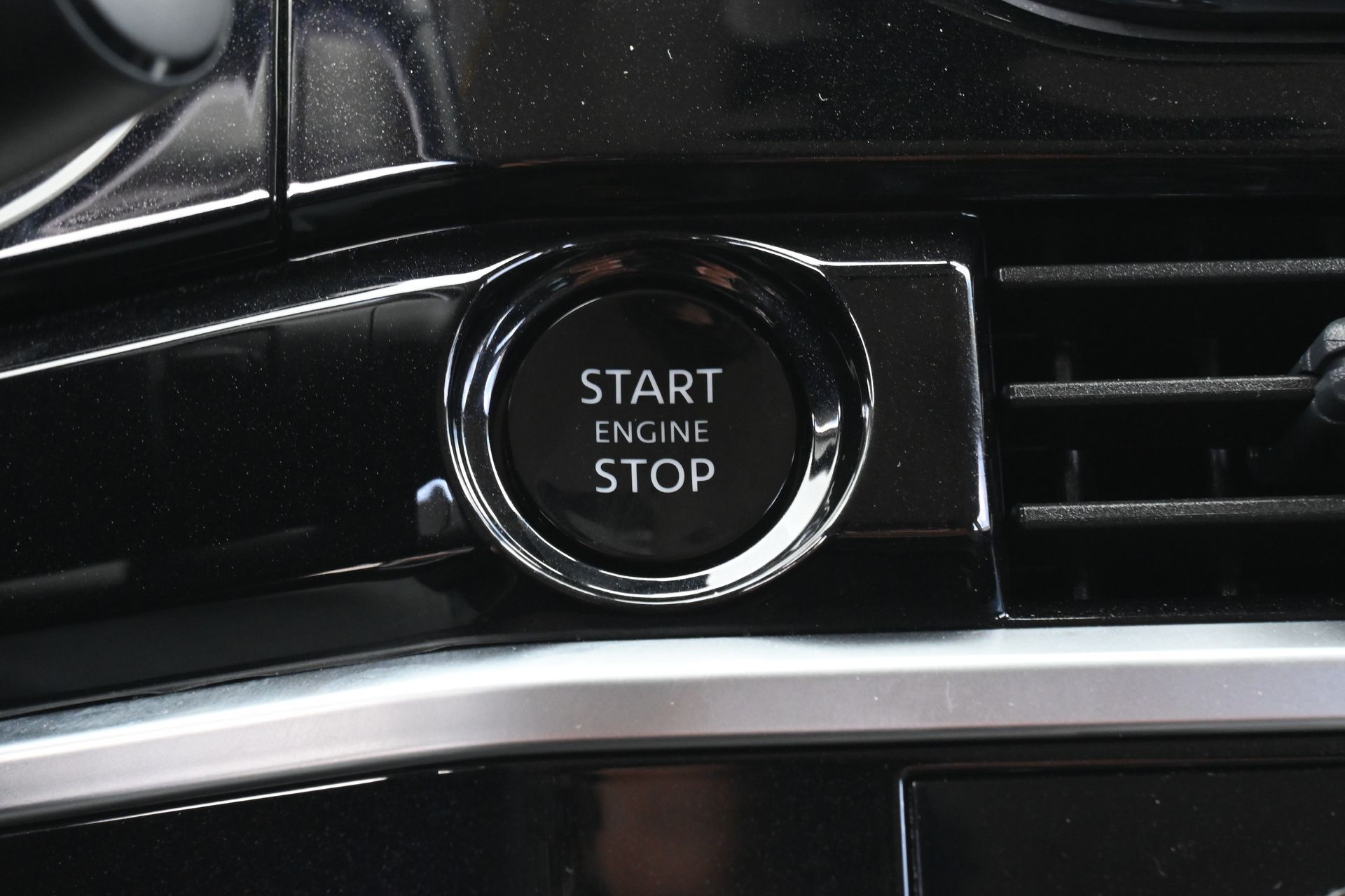 2025 Nissan Pathfinder SL Black at Baytown Hyundai