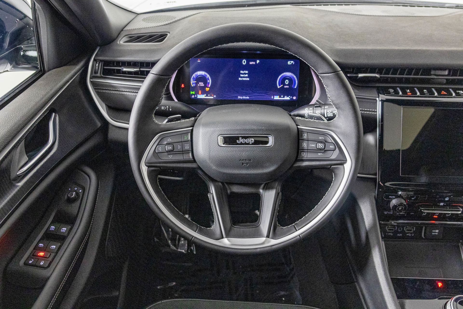 2025 JEEP GRAND CHEROKEE - Image 31