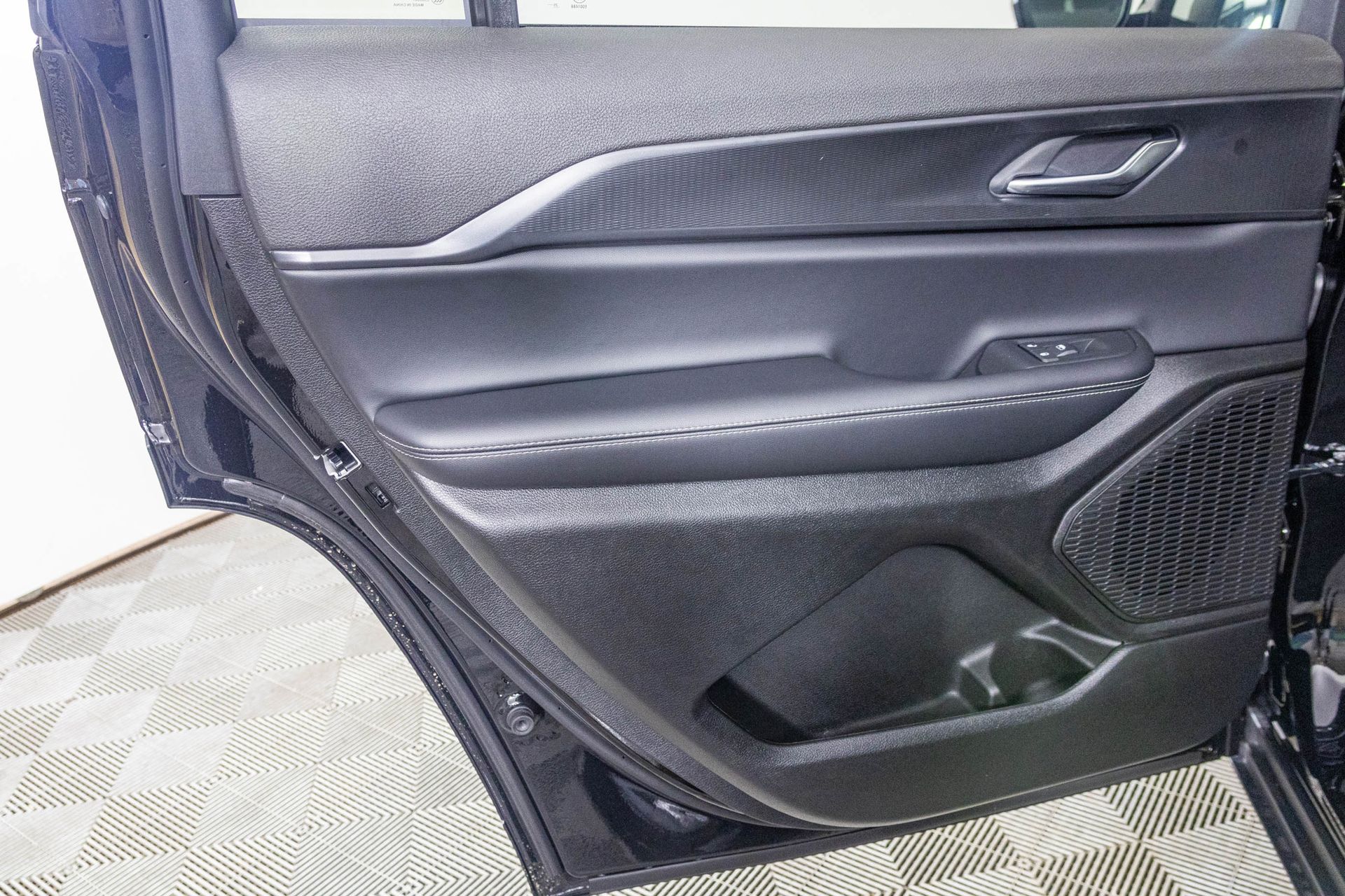 2025 JEEP GRAND CHEROKEE L - Image 26