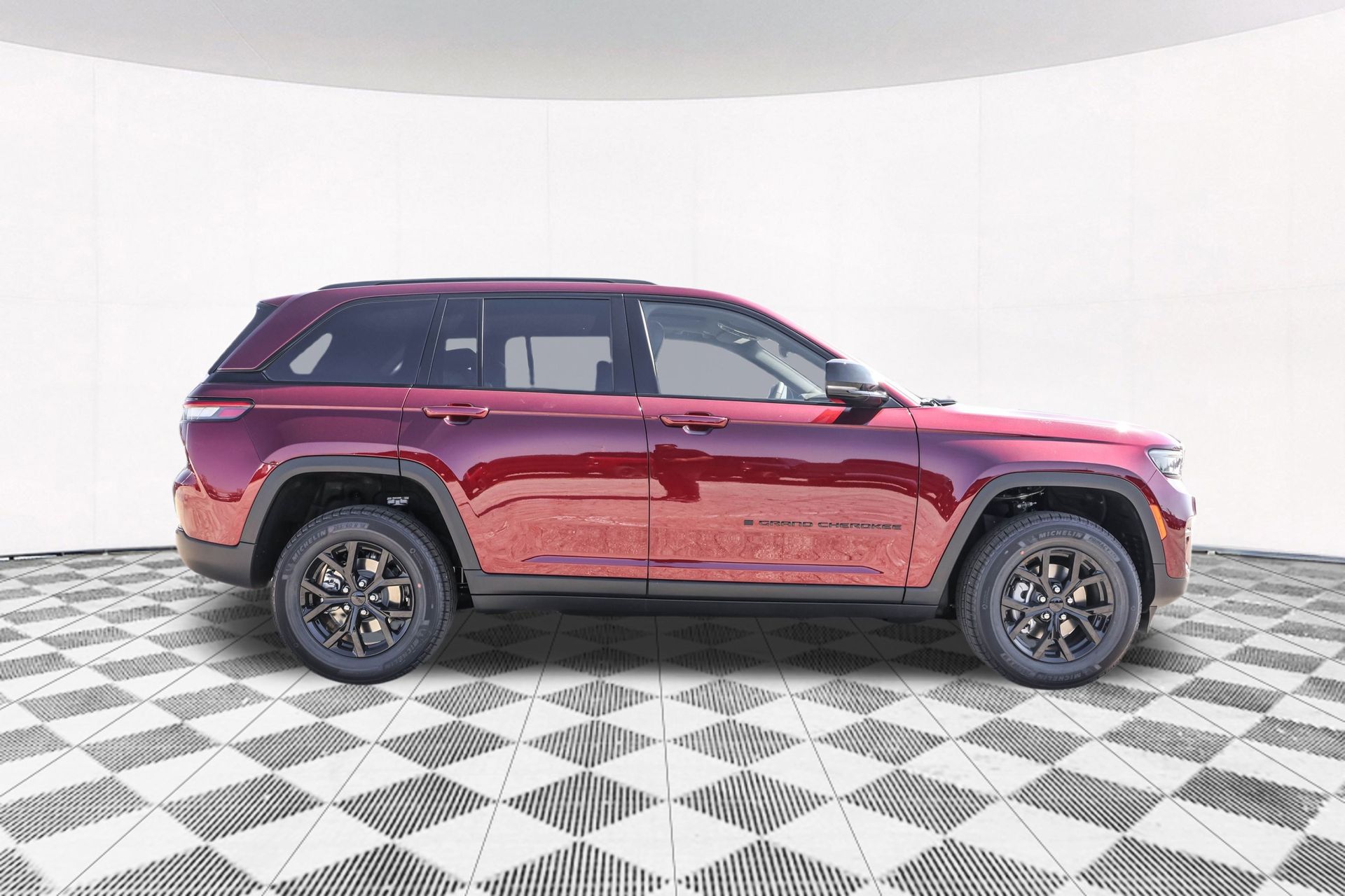2025 JEEP GRAND CHEROKEE - Image 15