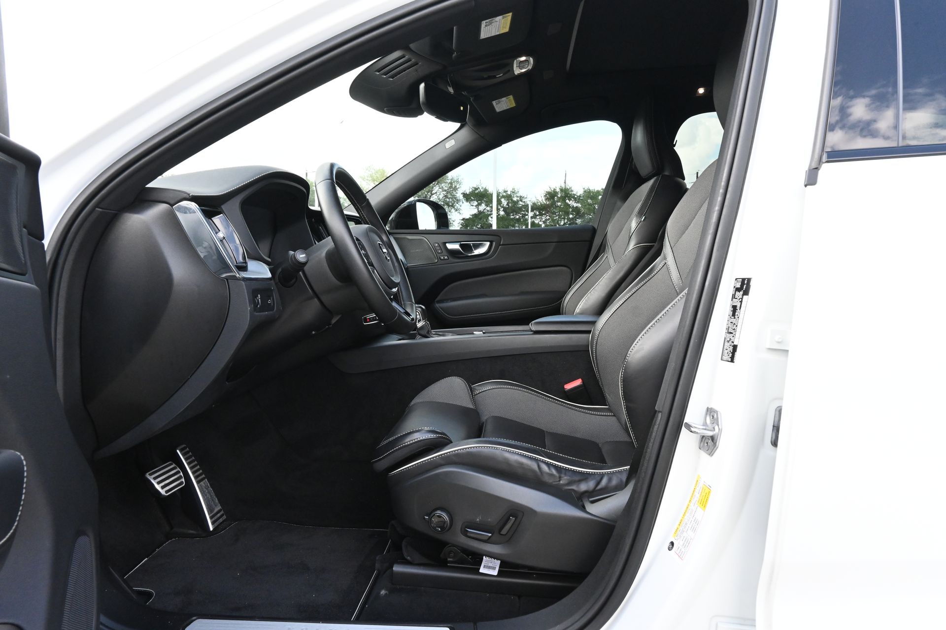 2021 Volvo XC60 T5 R-Design White at Ultimate Motorsports