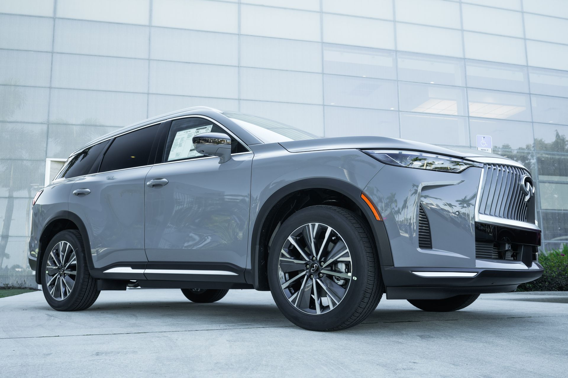 2026 INFINITI QX60 LUXE