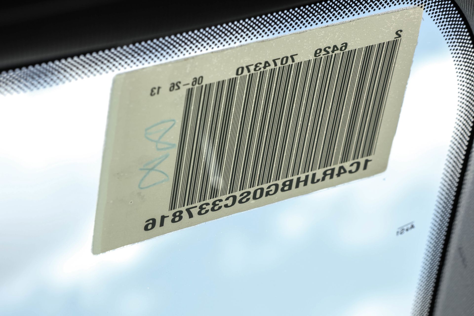 2025 JEEP GRAND CHEROKEE - Image 32