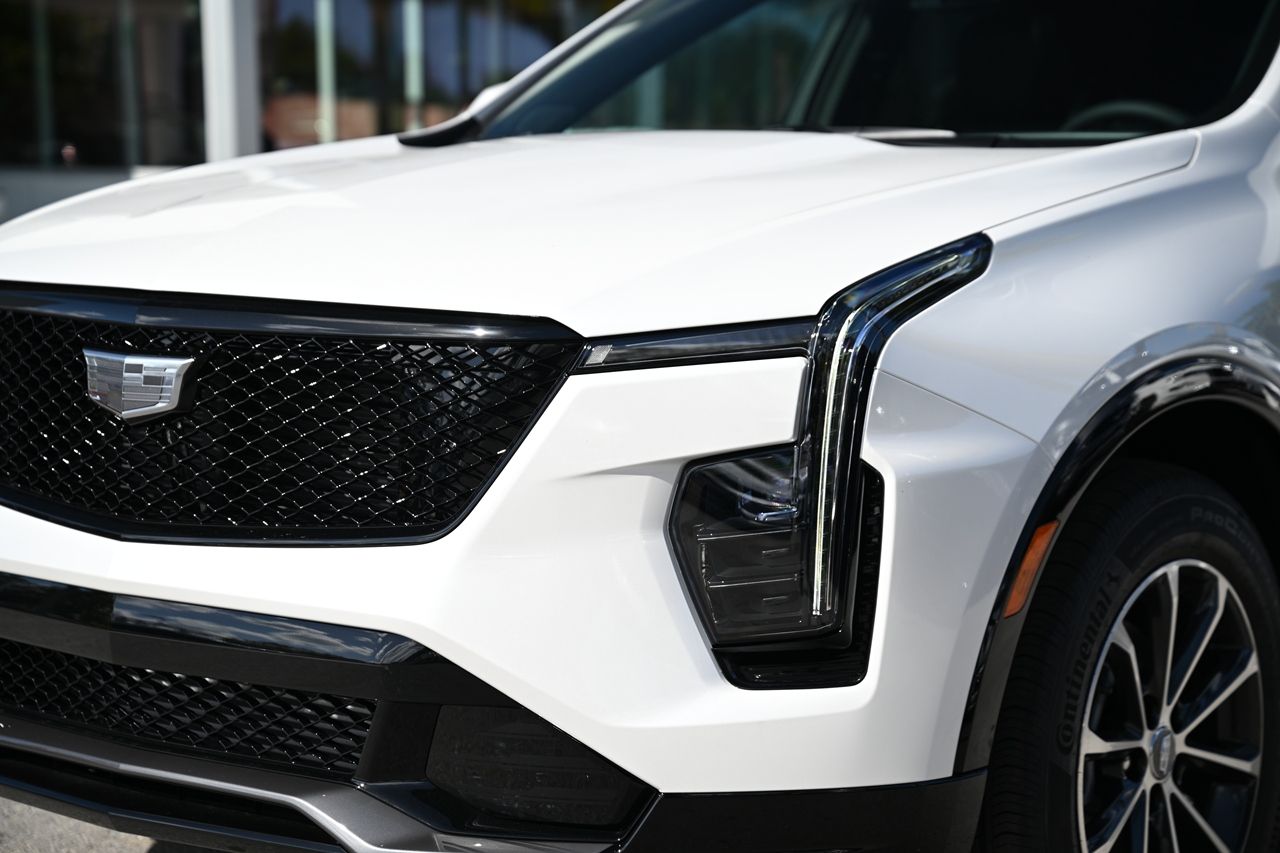 2024 Cadillac XT4 Sport 10