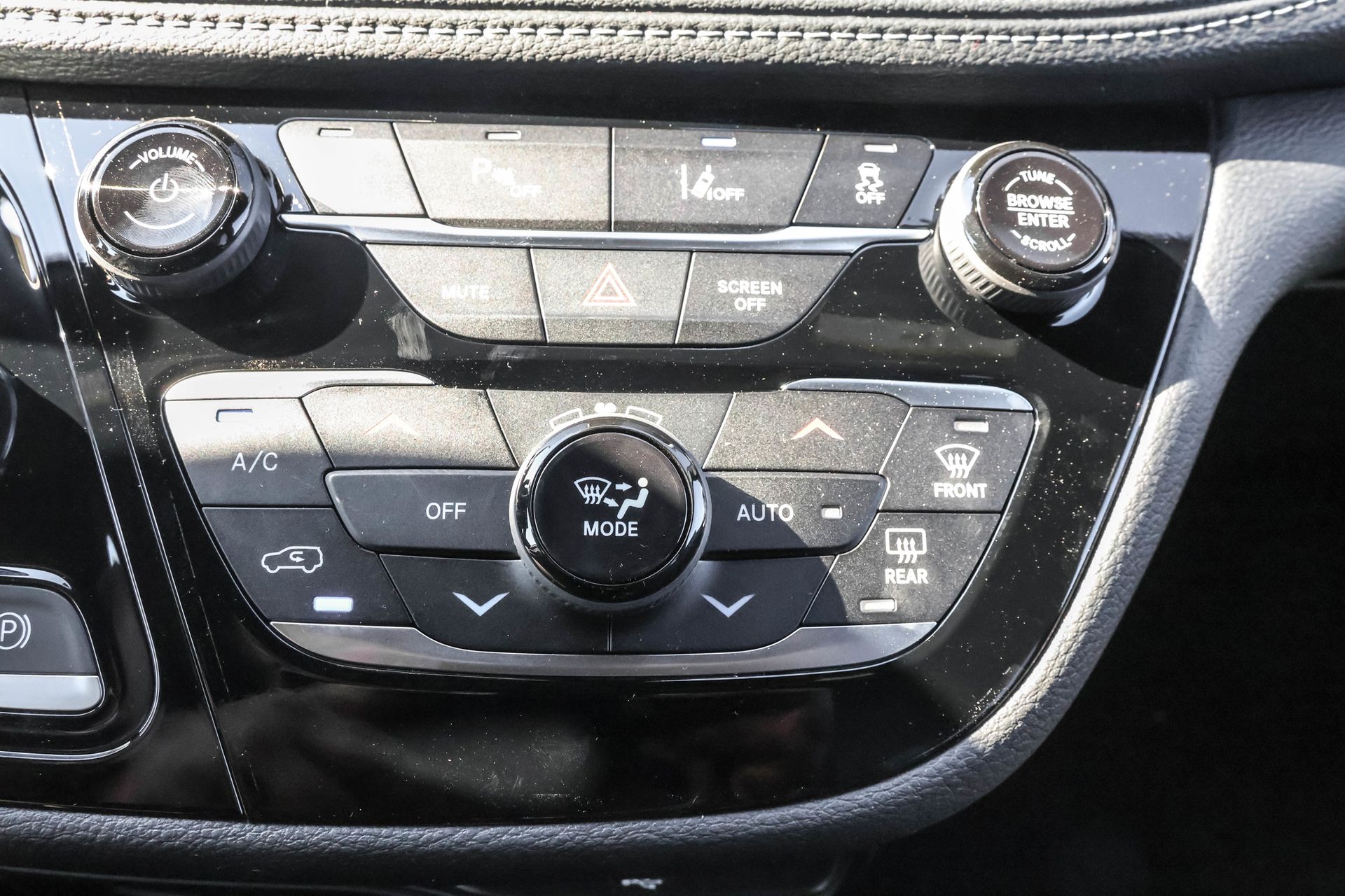 2026 CHRYSLER PACIFICA - Image 18