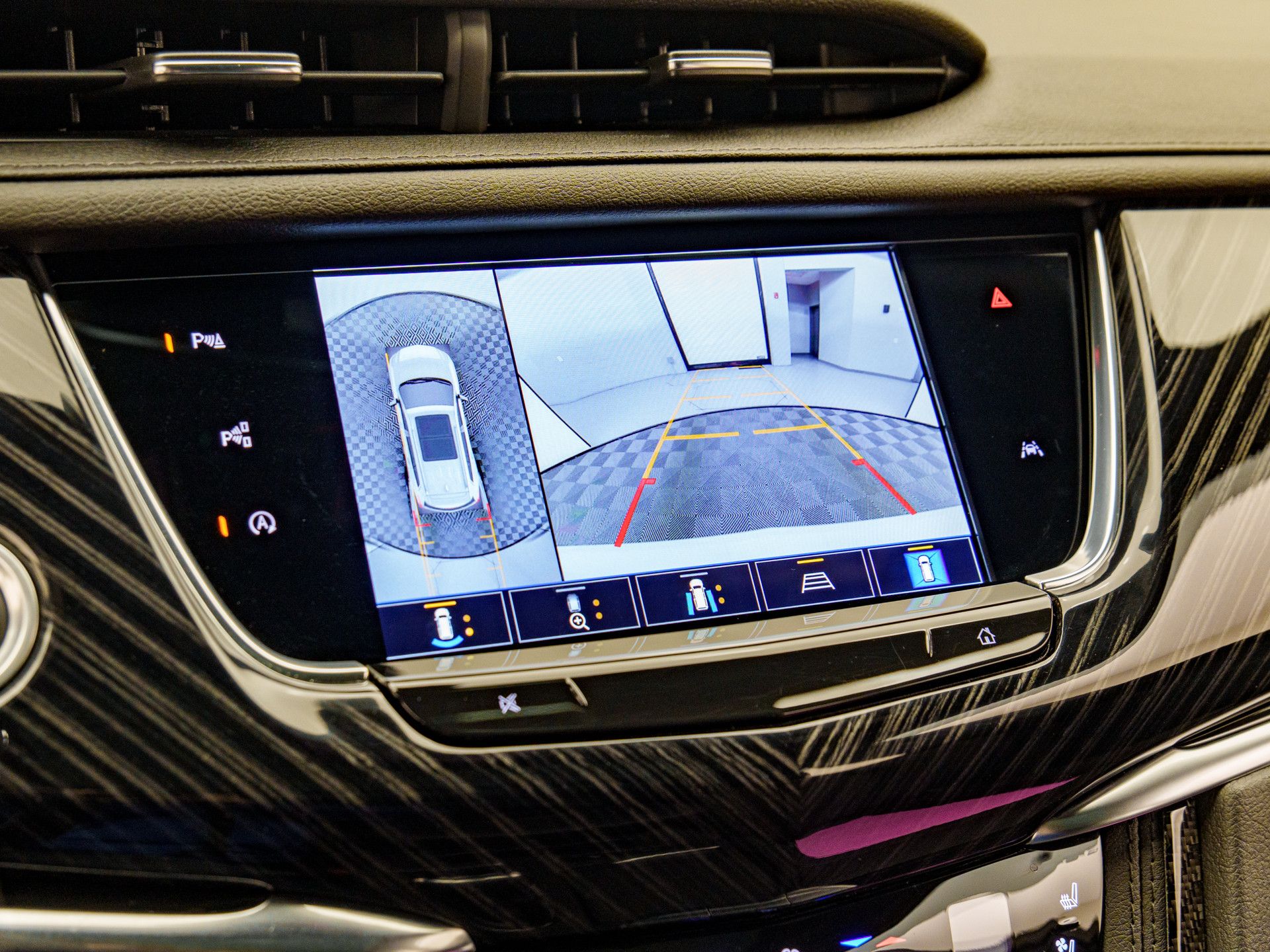 2024 Cadillac XT6 Premium Luxury photo
