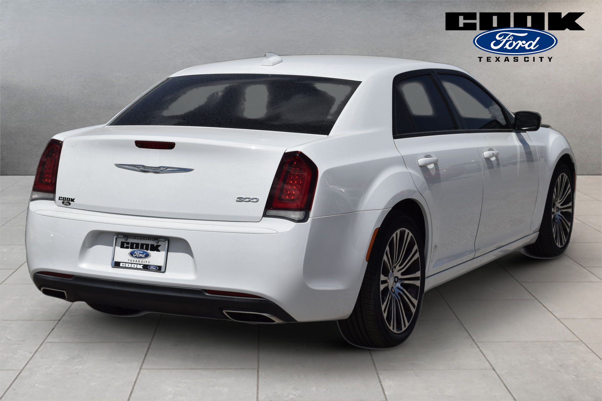 2019 Chrysler 300 Touring - 2
