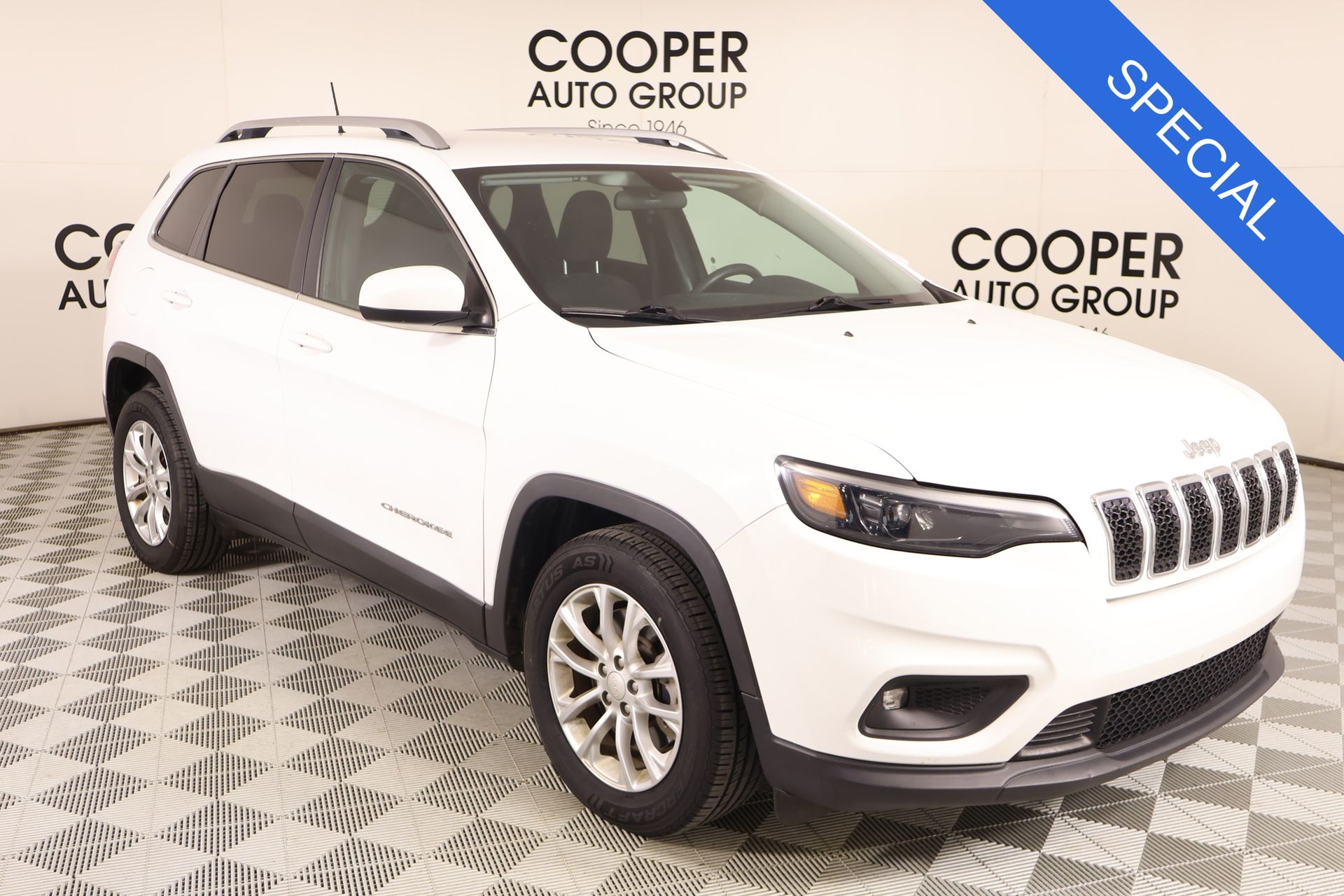 Bright White Clearcoat 2019 Jeep Cherokee SUV / Crossover Front-Wheel Drive 9-Speed Automatic