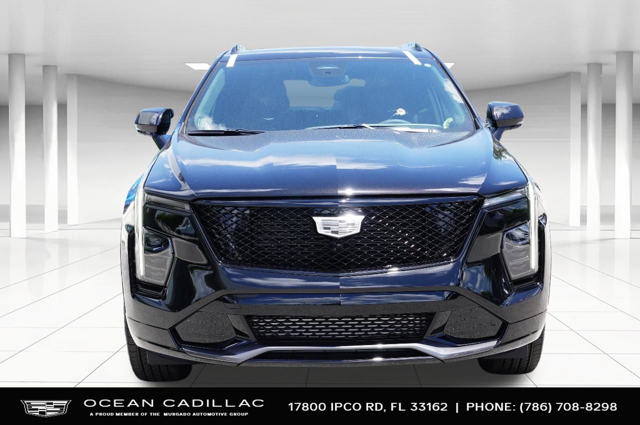 2024 Cadillac XT4 Sport 8