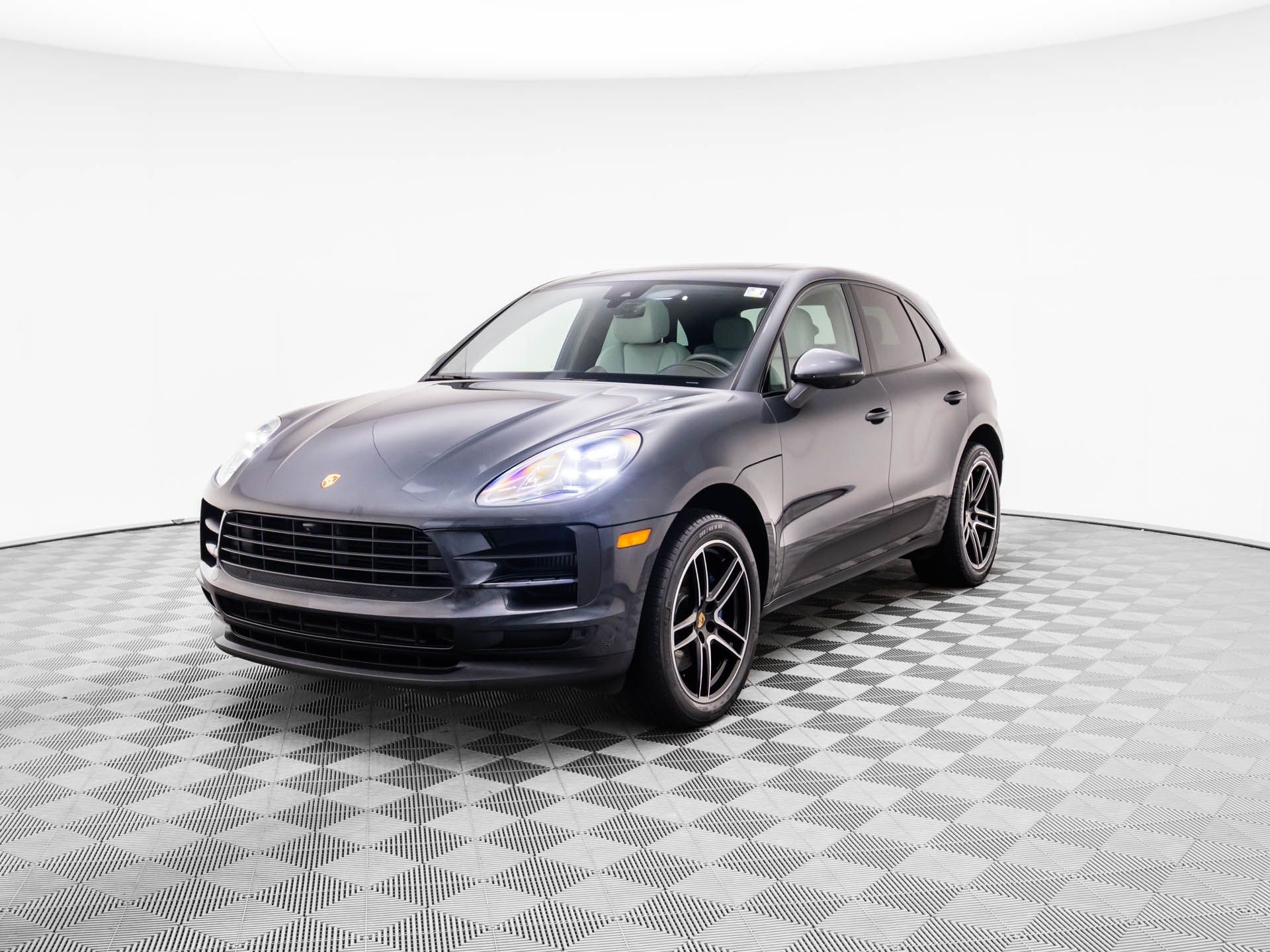 2021 Porsche Macan S photo