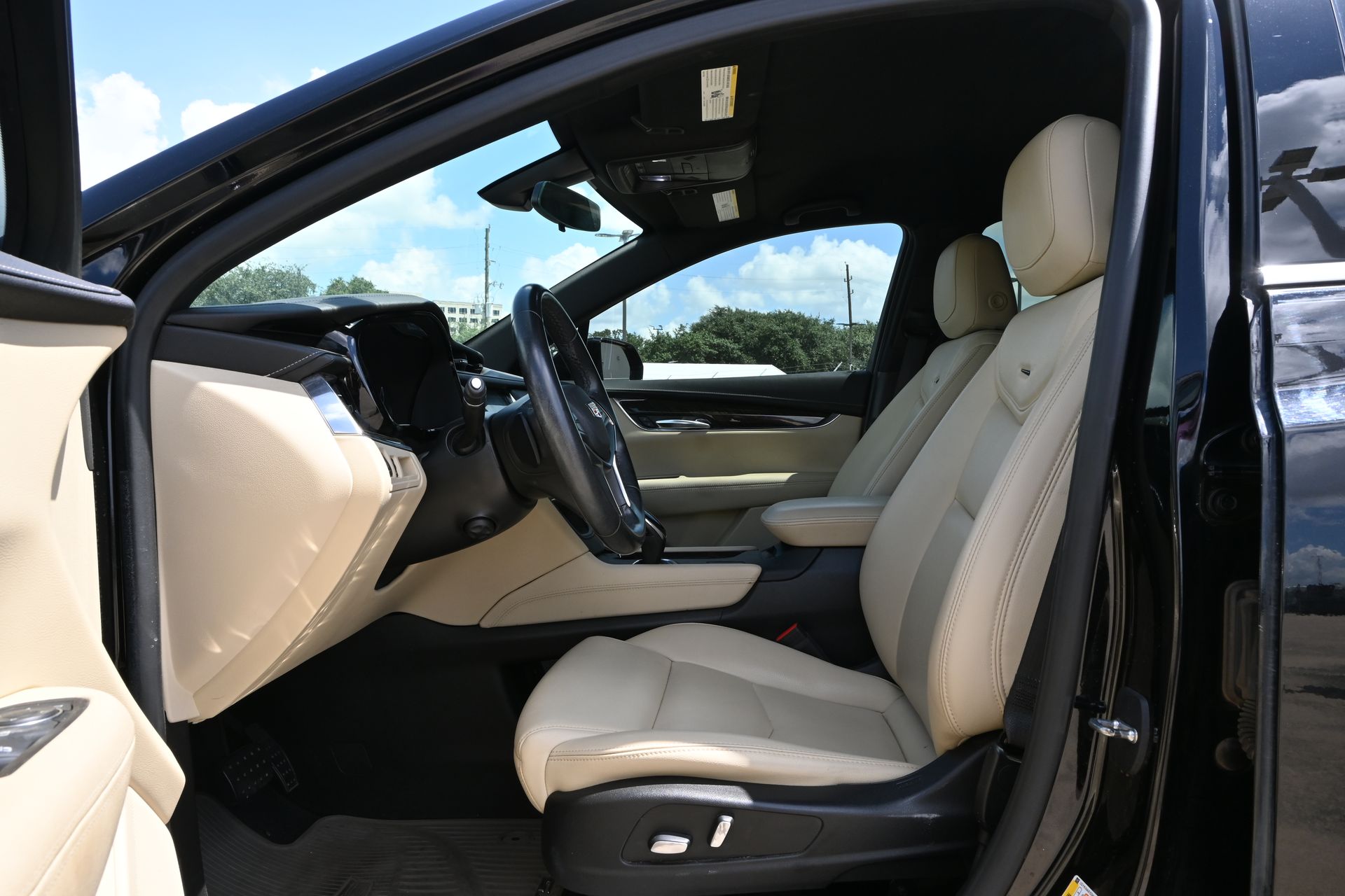 2019 Cadillac XT5 Base Black at DeMontrond Ford