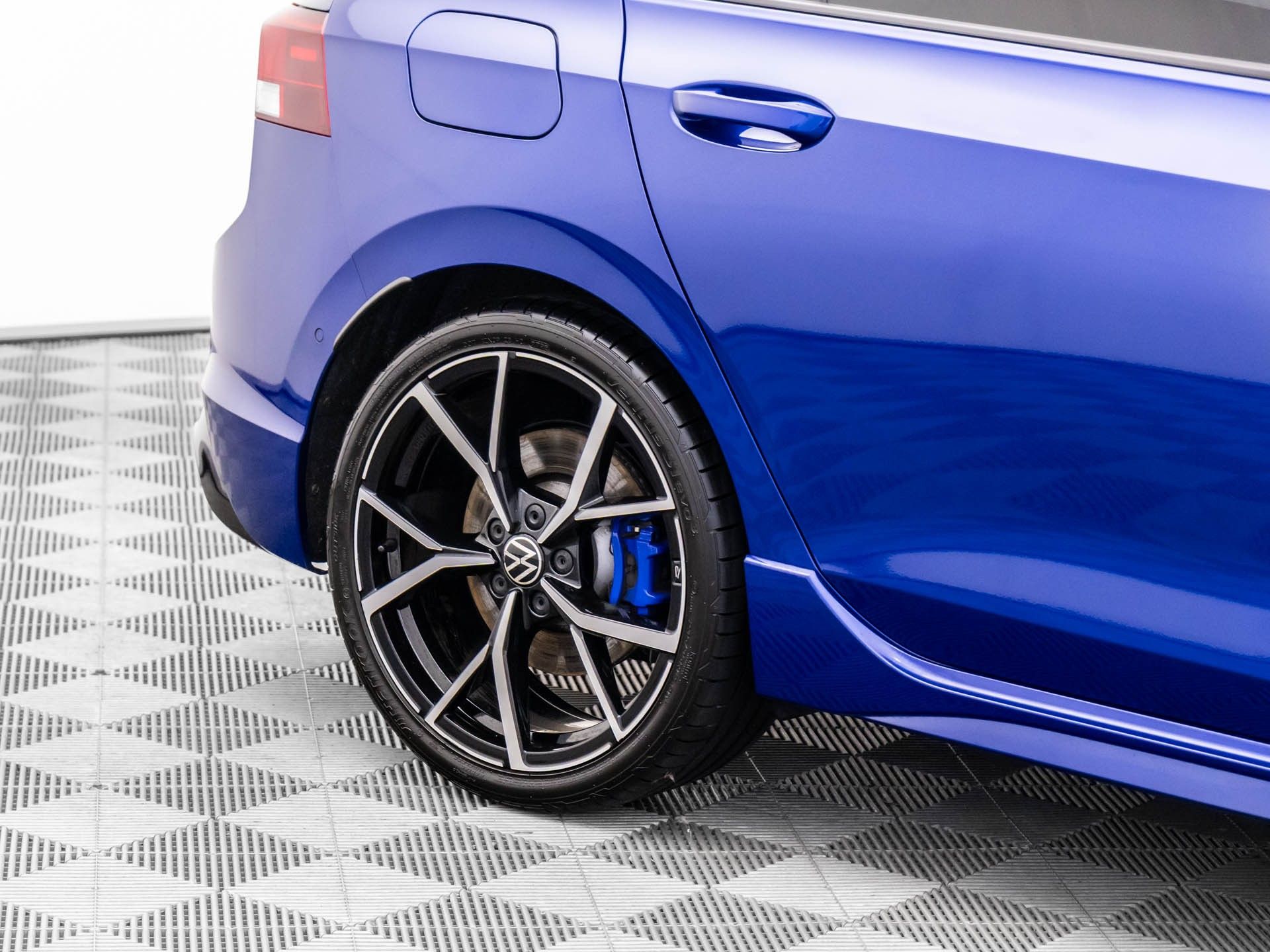 2024 Volkswagen Golf R 2.0T photo