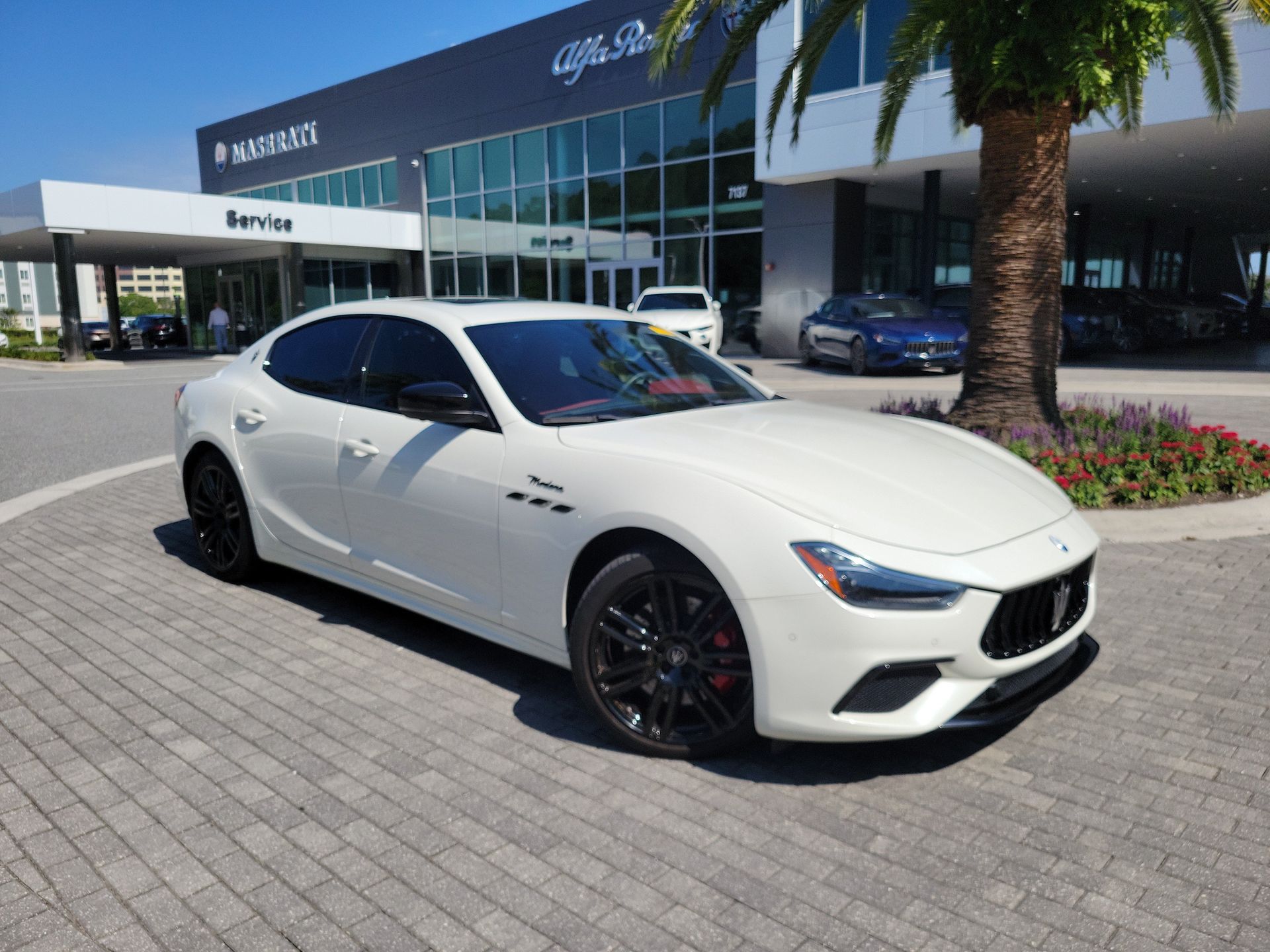 Bianco Alpi Tri-Coat 2022 Maserati Ghibli Sedan Rear-Wheel Drive 8-Speed Automatic