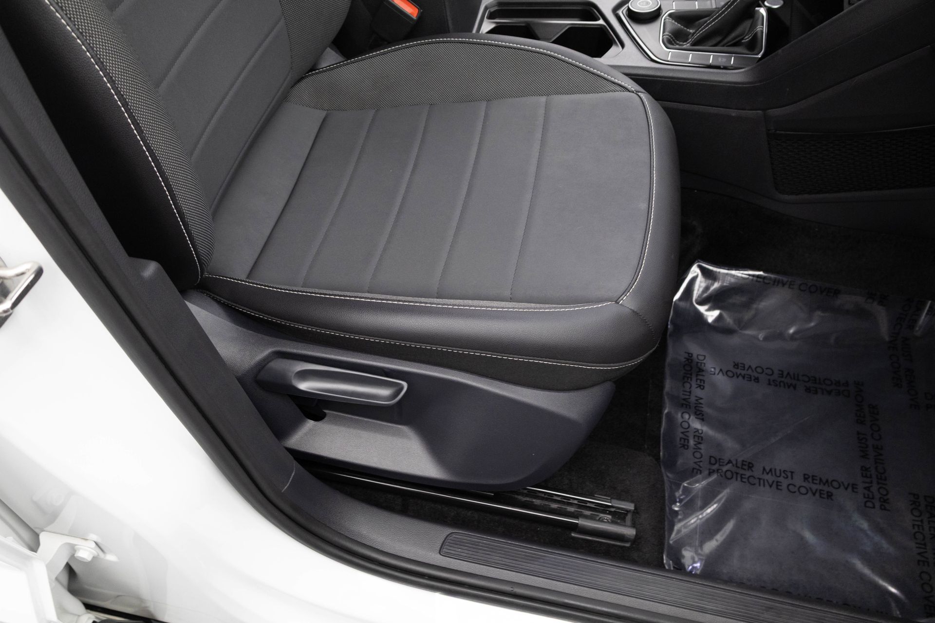 2023 VOLKSWAGEN TAOS - Image 39