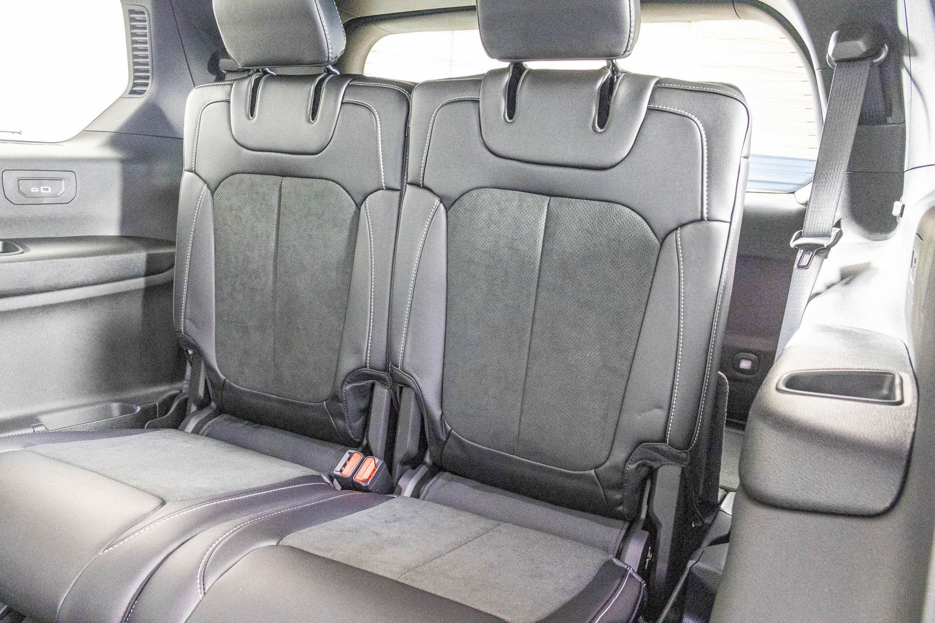 2025 JEEP GRAND CHEROKEE L - Image 26