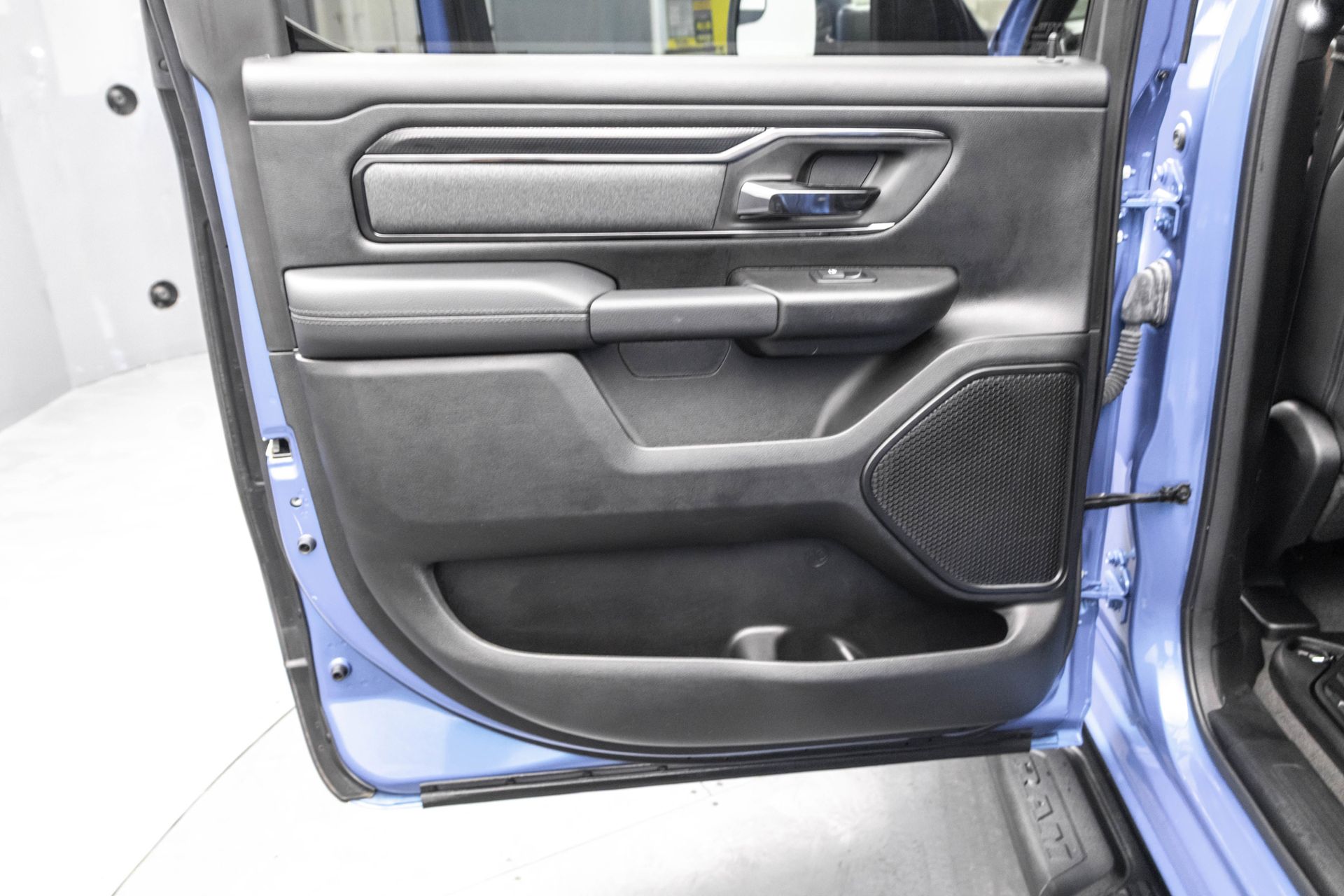 2023 RAM 1500 - Image 33