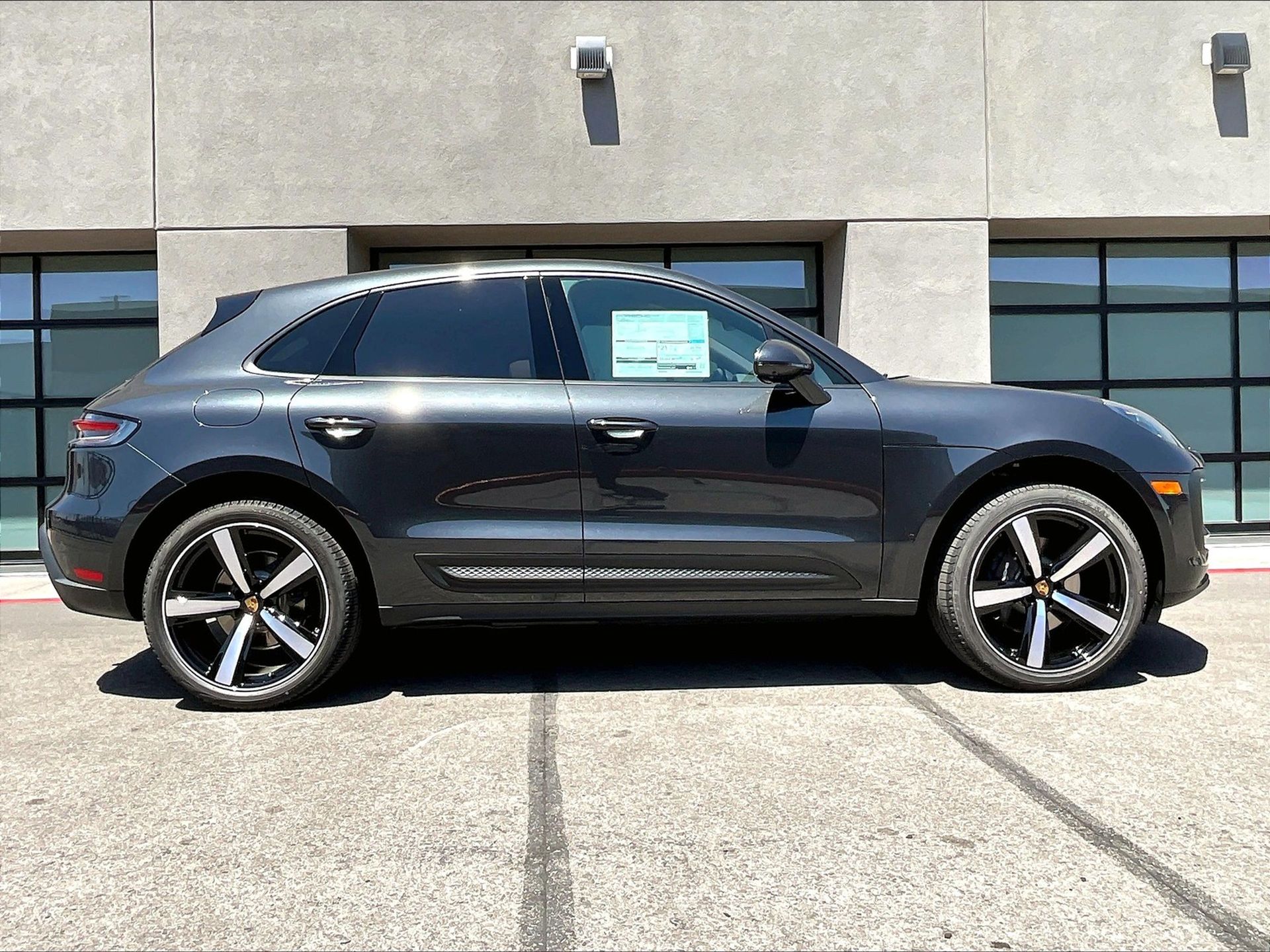 2025 Macan picture #7