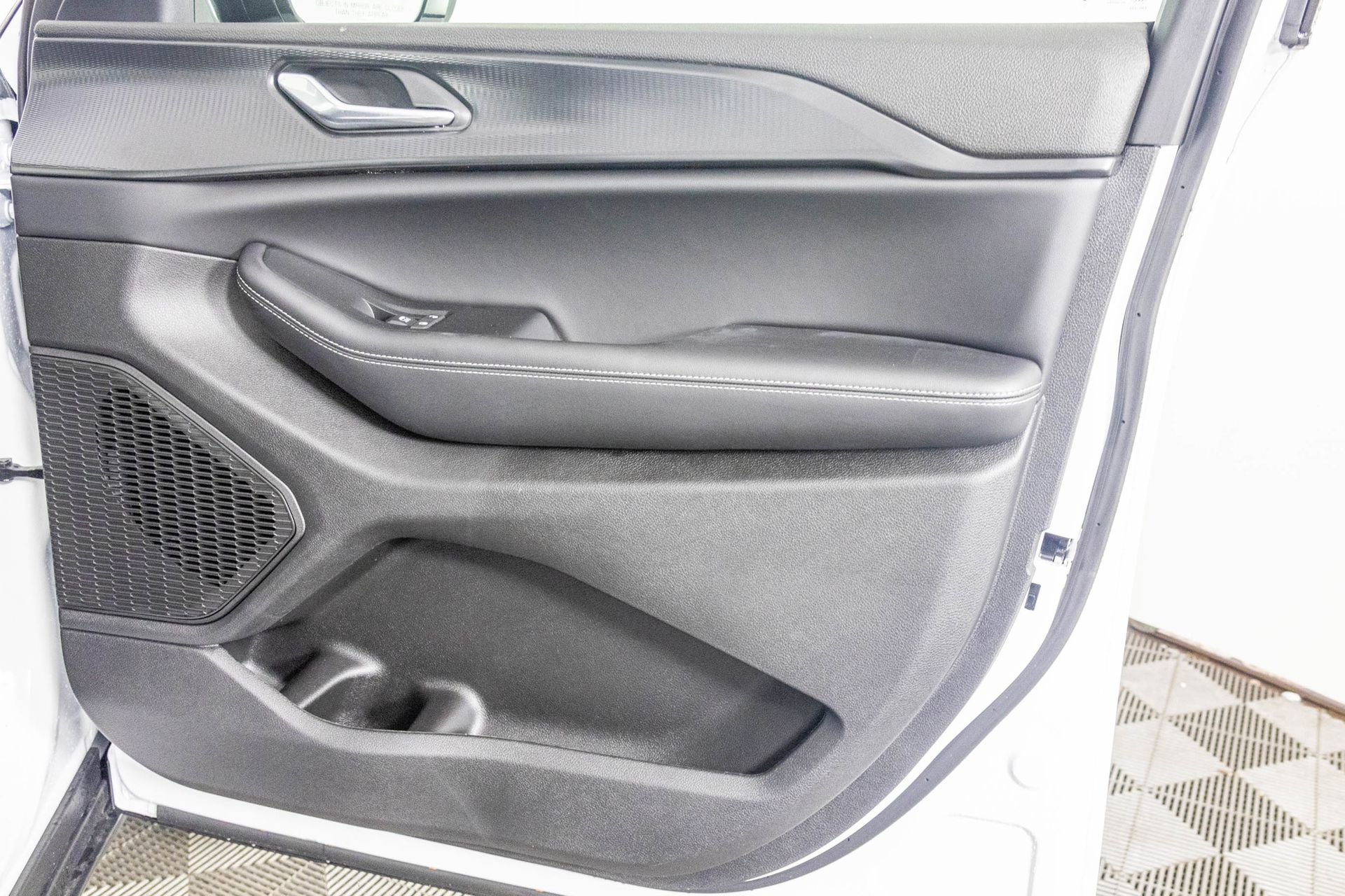 2025 JEEP GRAND CHEROKEE L - Image 36