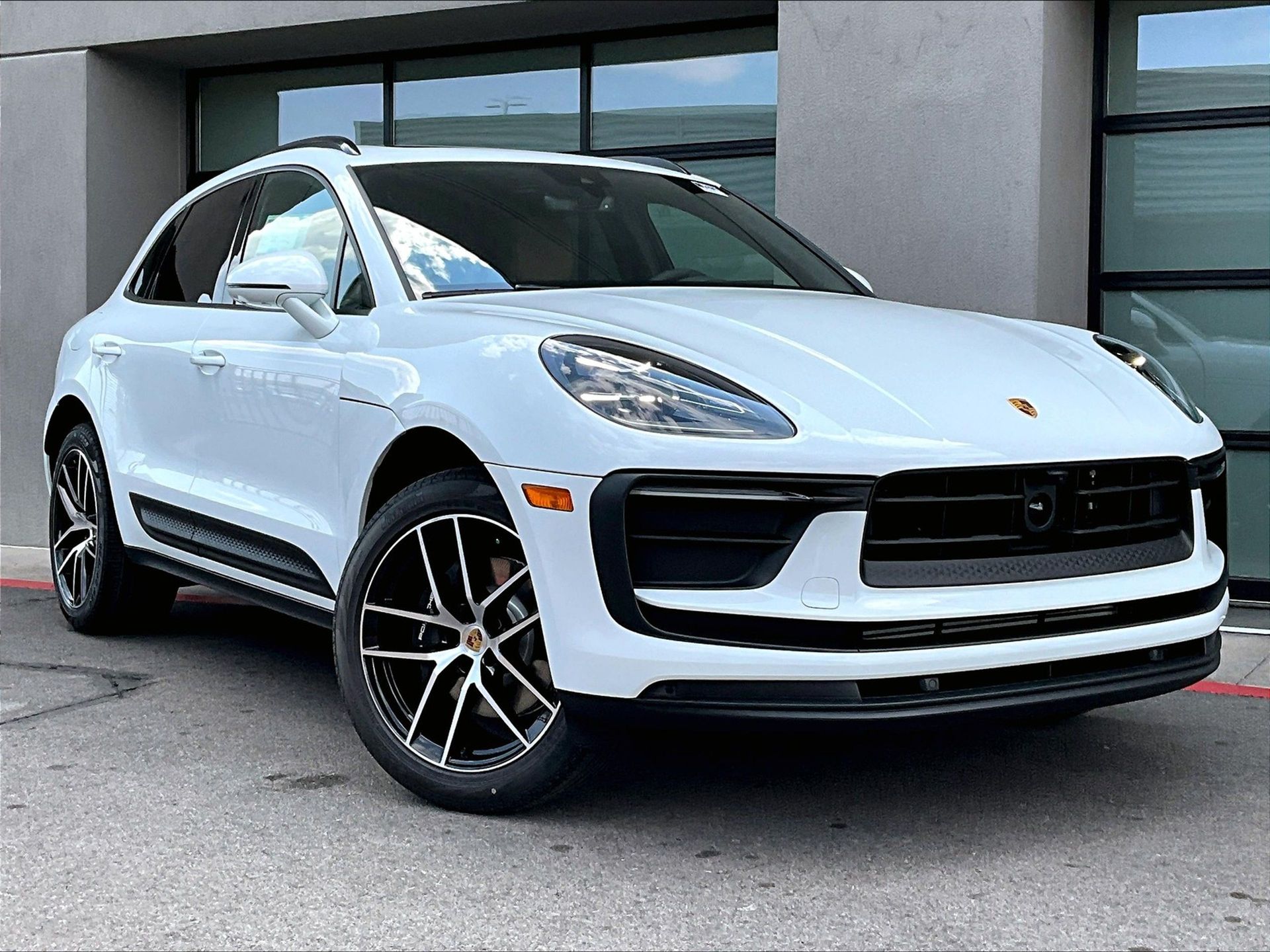 2025 Macan picture #8