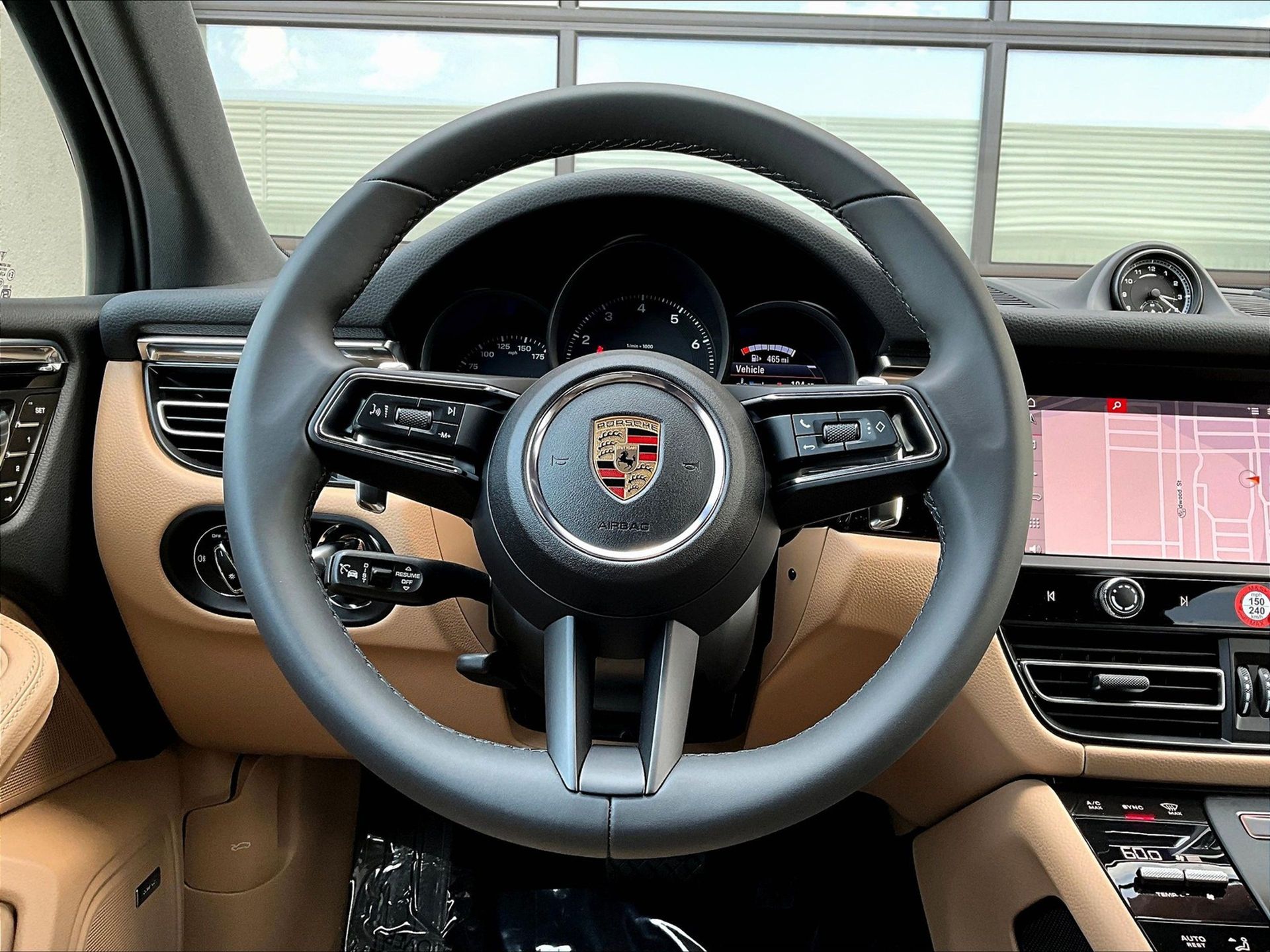 2025 Macan picture #13
