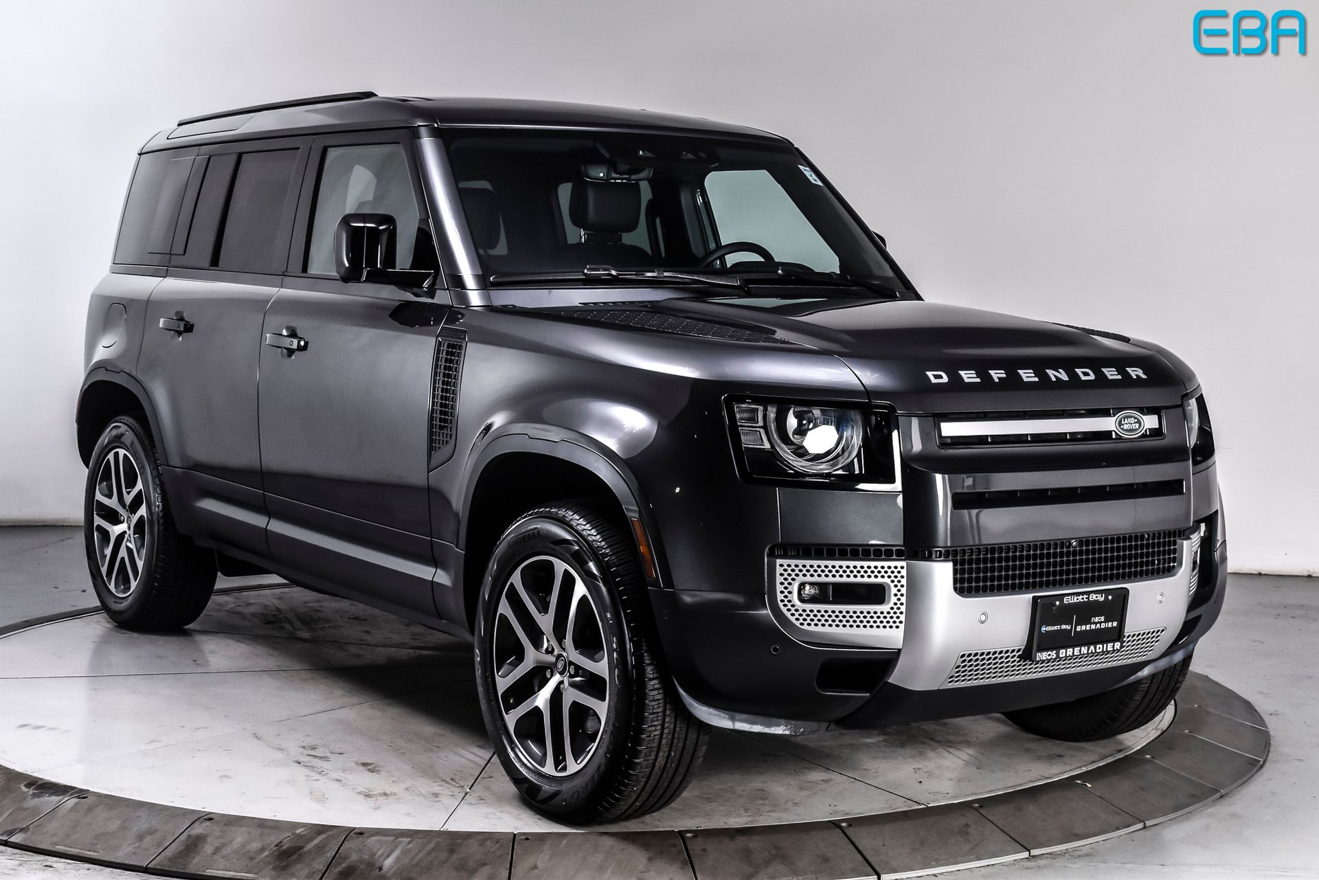 2025 Land Rover Defender 110 S P300's photo