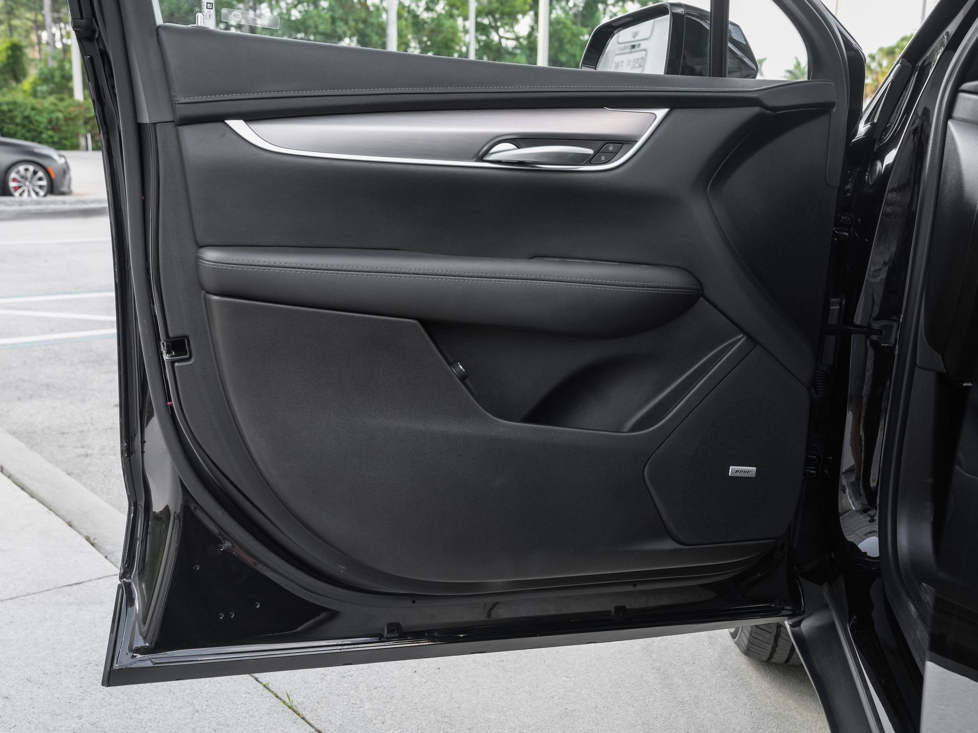 used 2025 Cadillac XT5 car, priced at $33,800