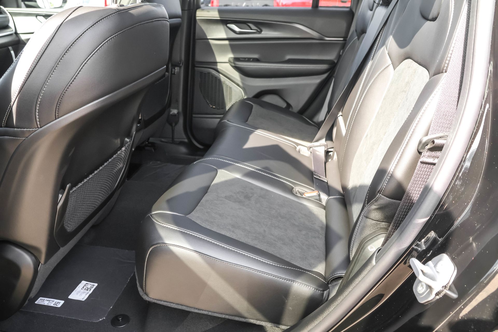 2025 JEEP GRAND CHEROKEE - Image 16