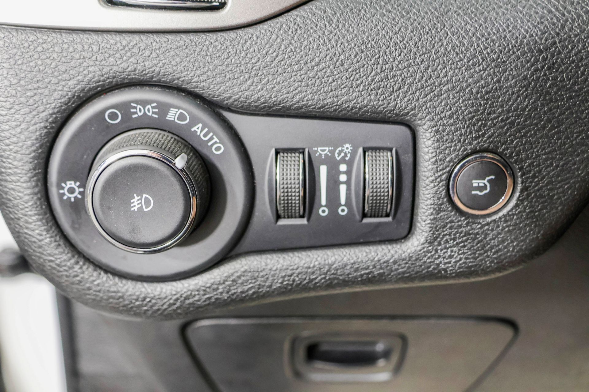 2022 JEEP CHEROKEE - Image 21