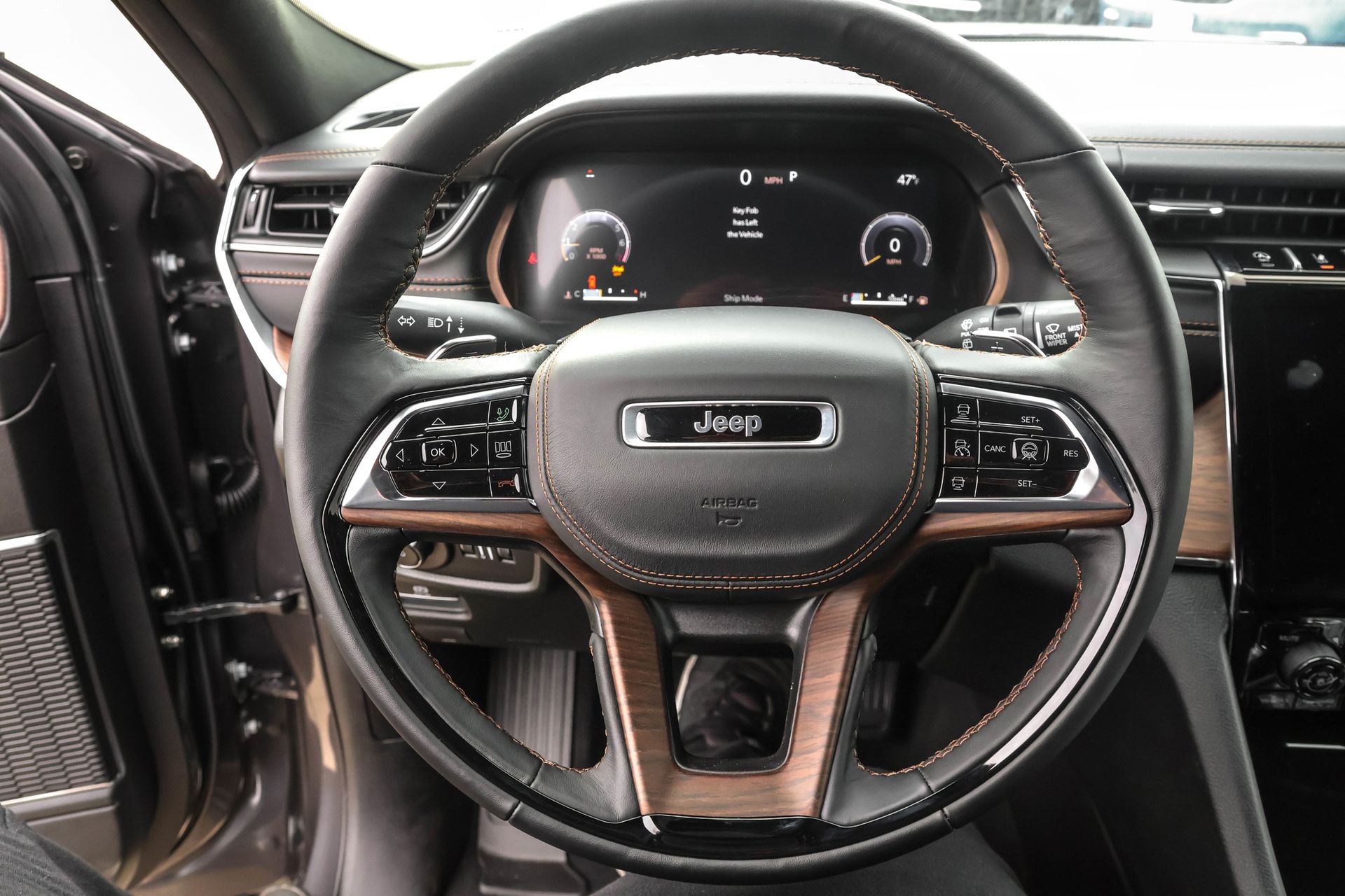 2025 JEEP GRAND CHEROKEE - Image 26