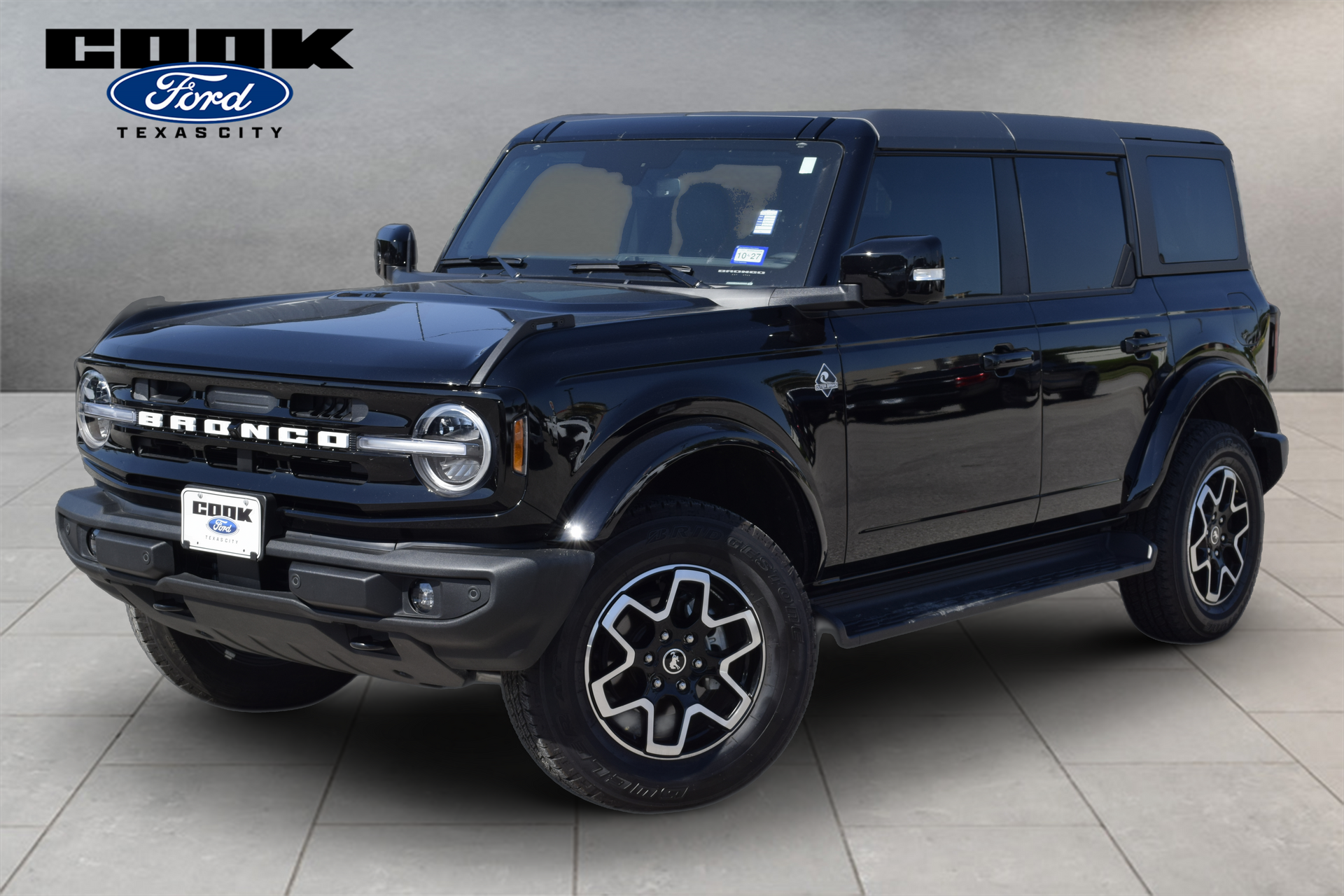 2025 Ford Bronco Outer Banks Black at DeMontrond Auto Country