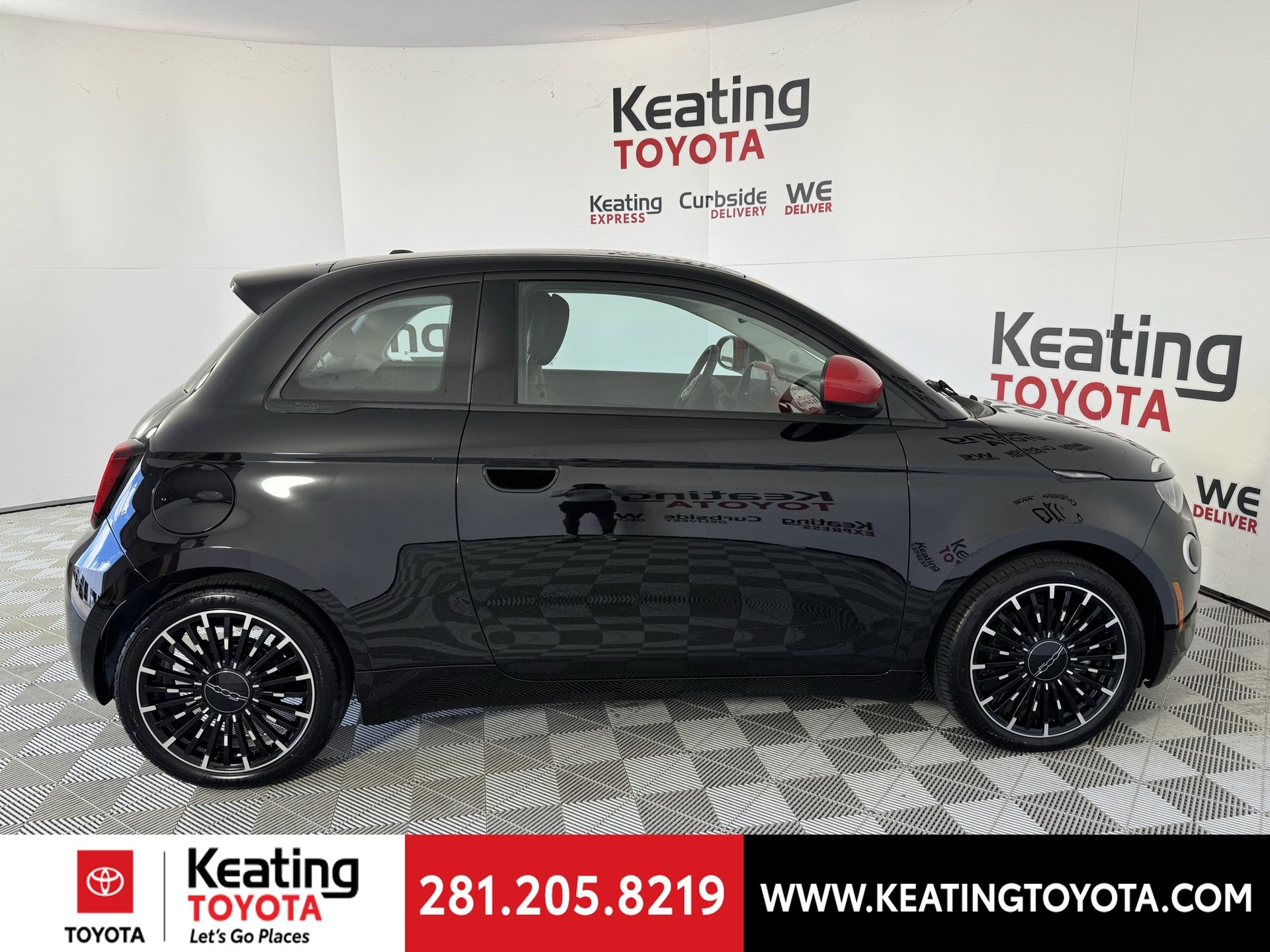 View vehicle photo 4