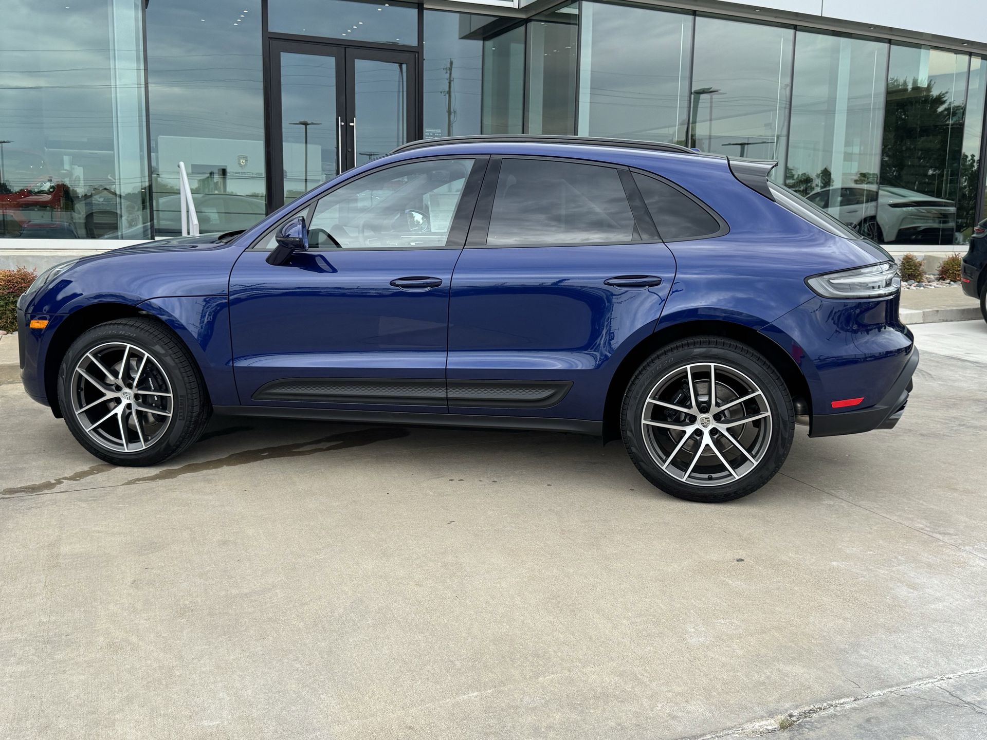 View vehicle photo 2