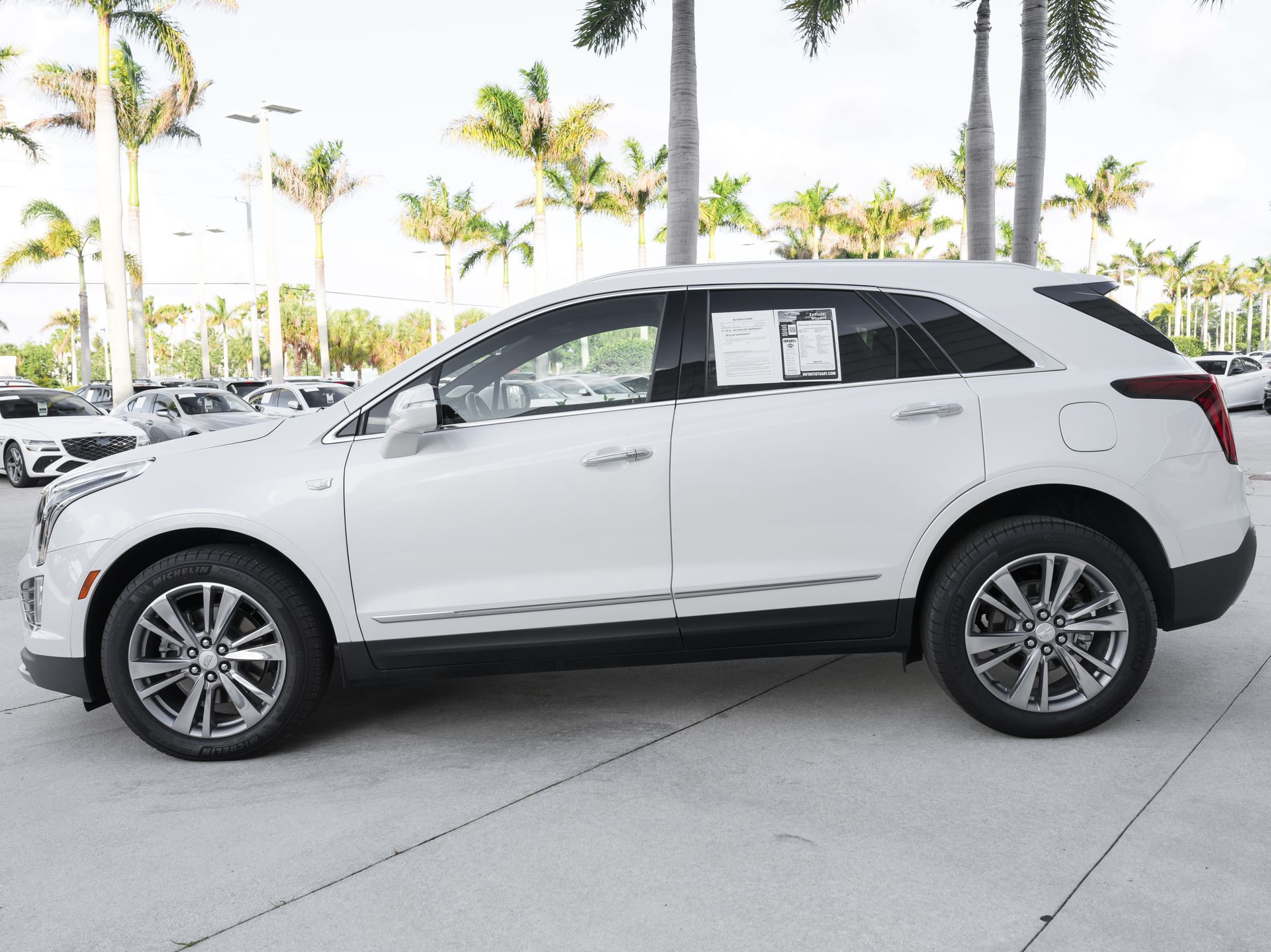 used 2025 Cadillac XT5 car, priced at $40,300