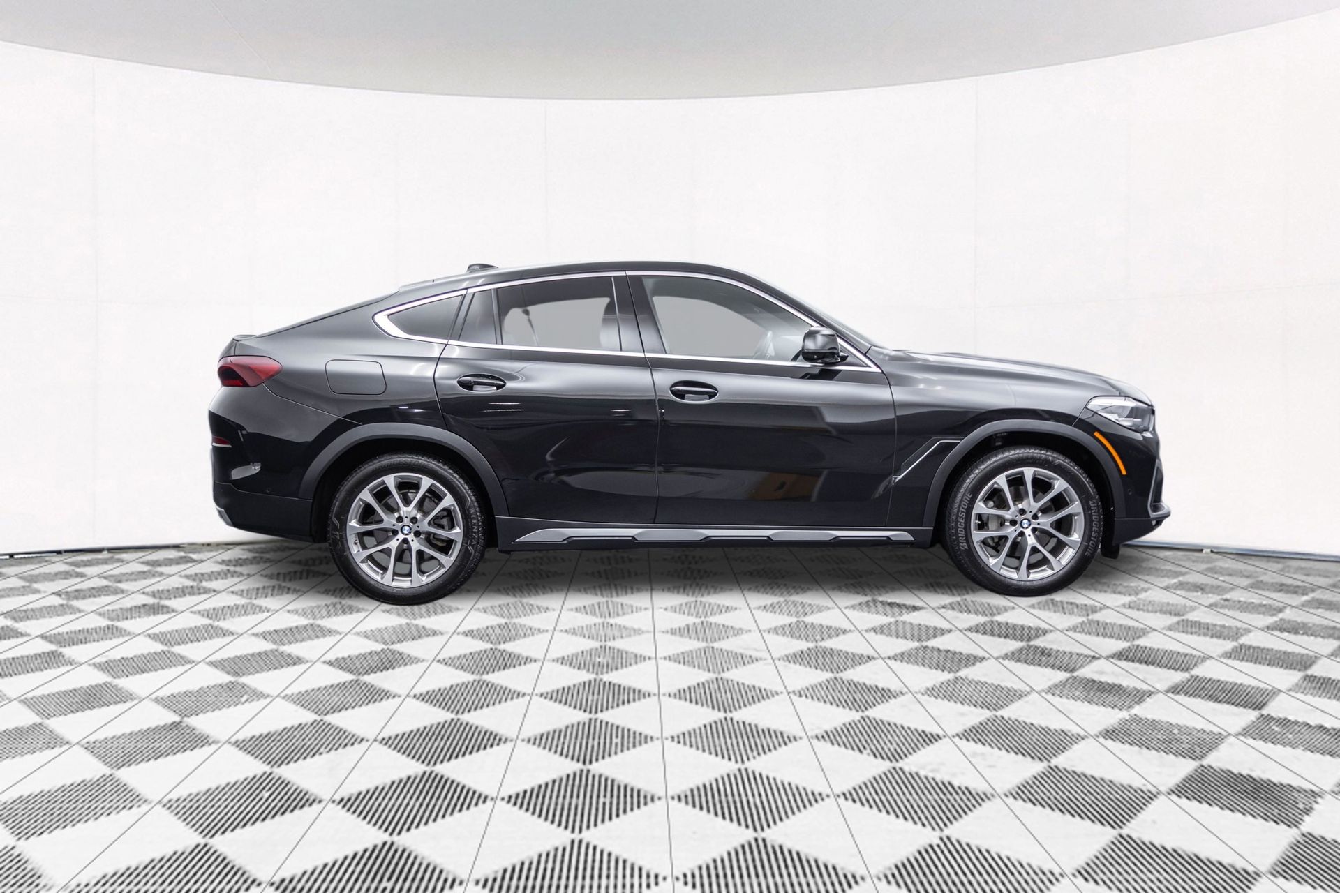 2020 BMW X6 - Image 13