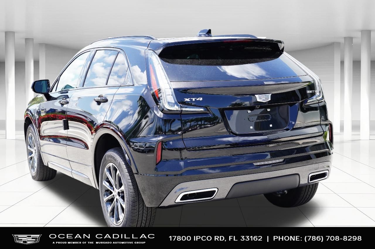 2024 Cadillac XT4 Sport 3