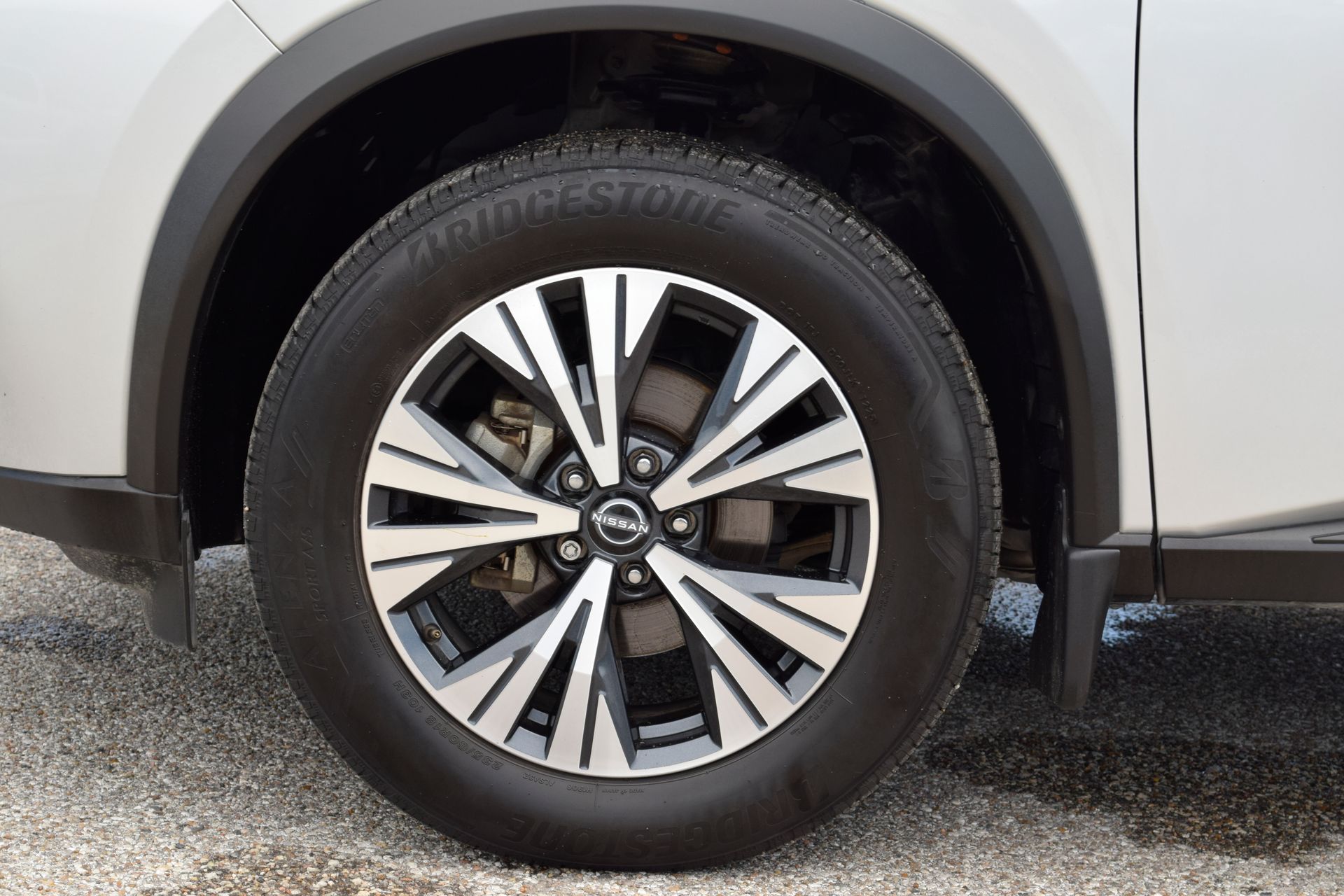 2023 Nissan Rogue SV Silver at Baytown Hyundai