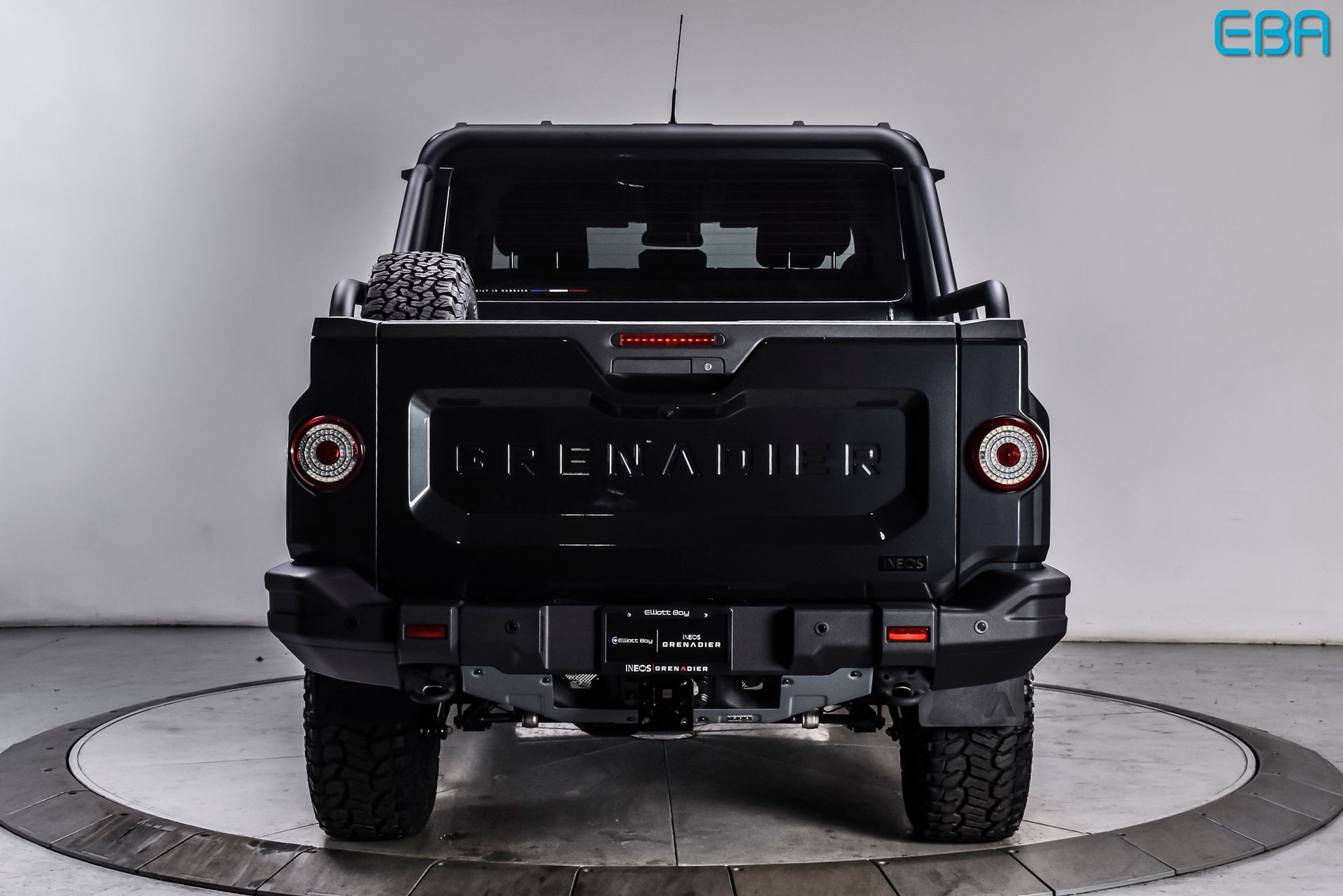 View vehicle photo 5